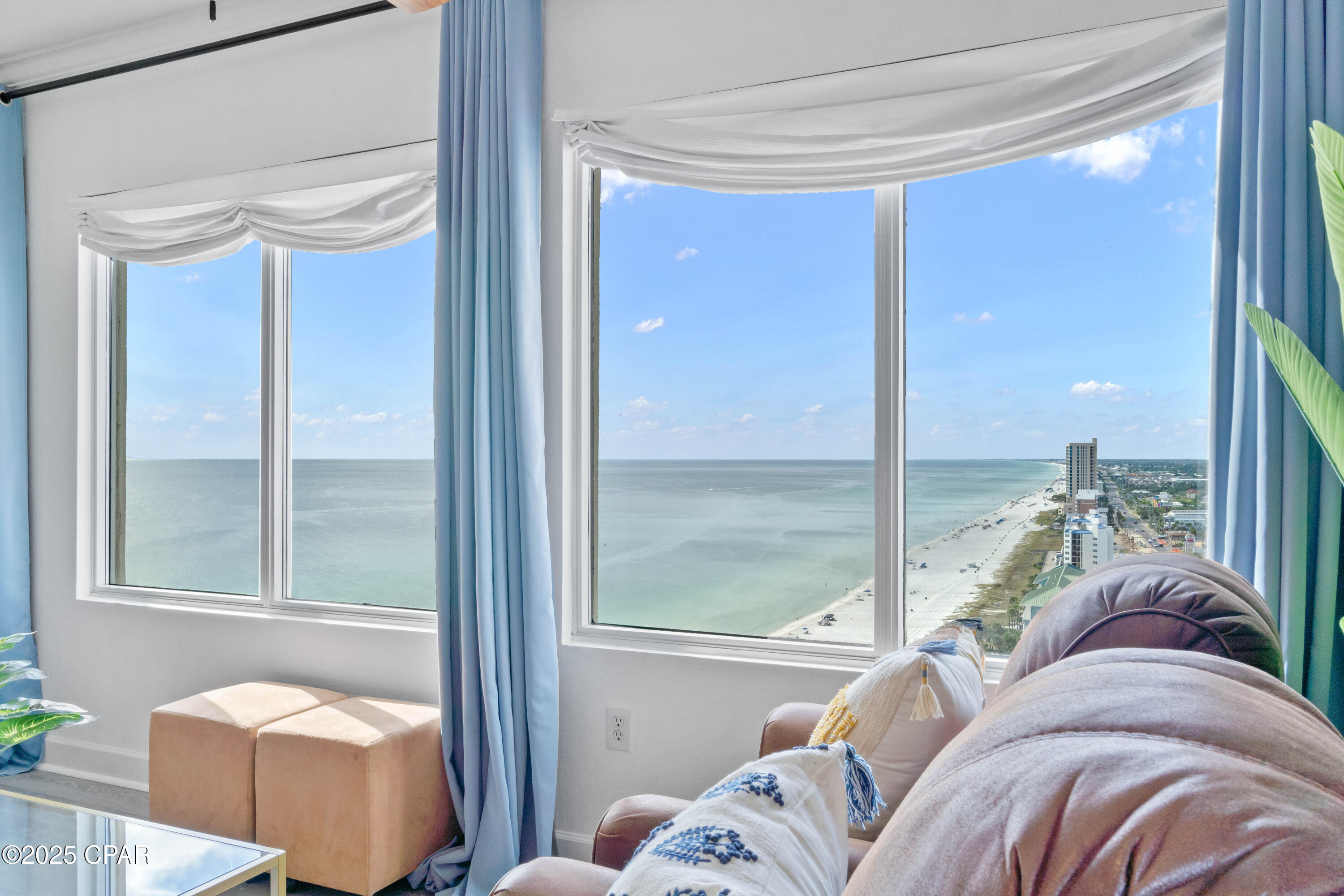 Image 13 For 16819 Front Beach  1900