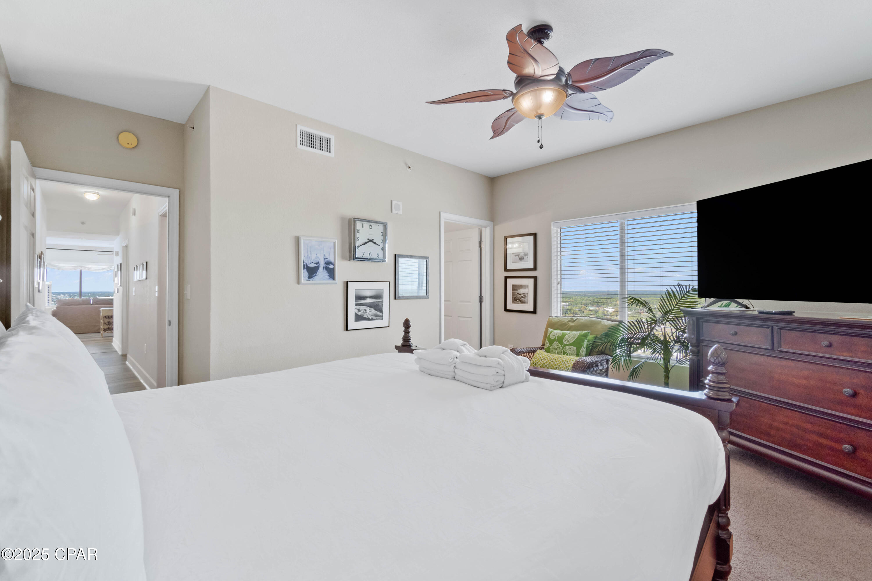 Image 23 For 16819 Front Beach  1900