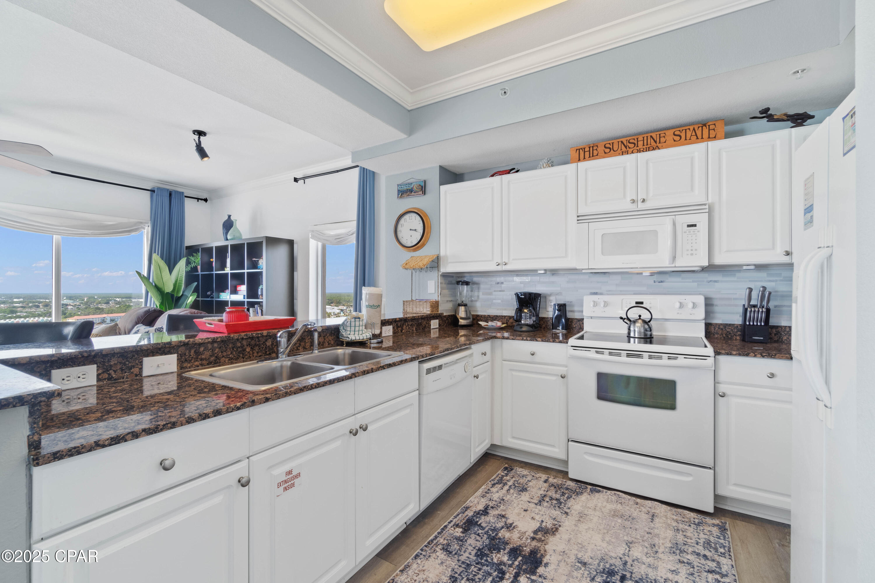 Image 5 For 16819 Front Beach  1900