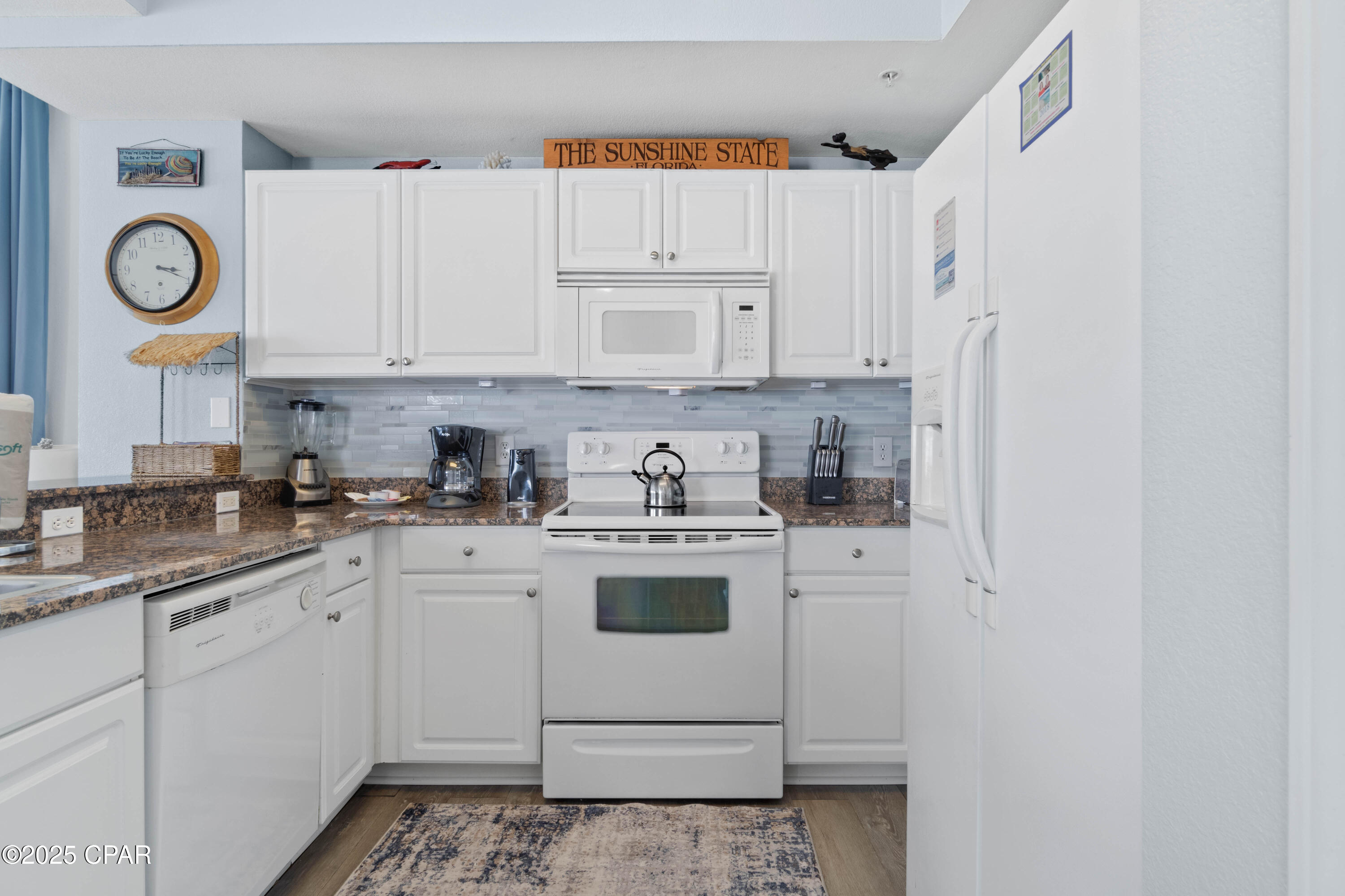 Image 6 For 16819 Front Beach  1900