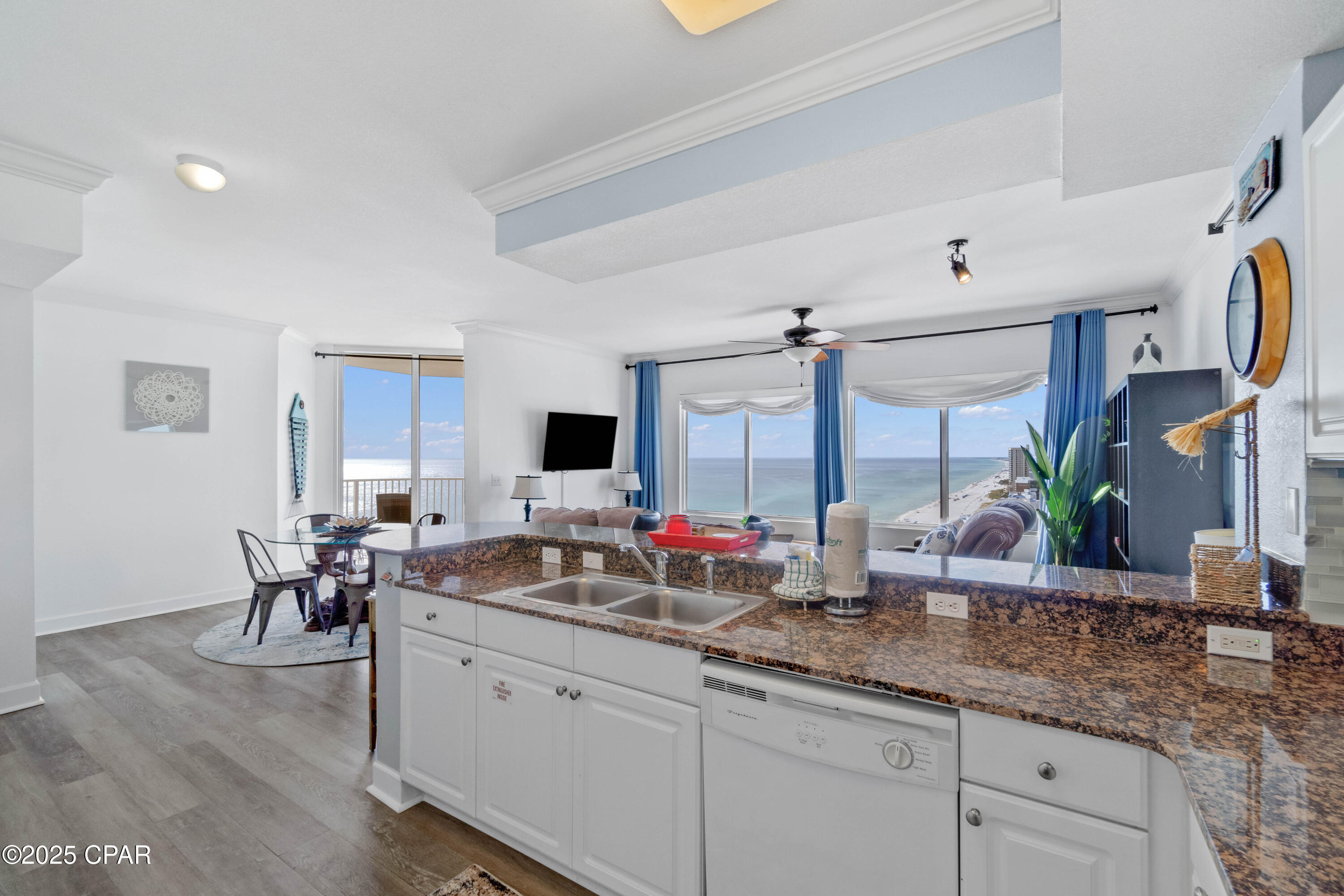 Image 8 For 16819 Front Beach  1900