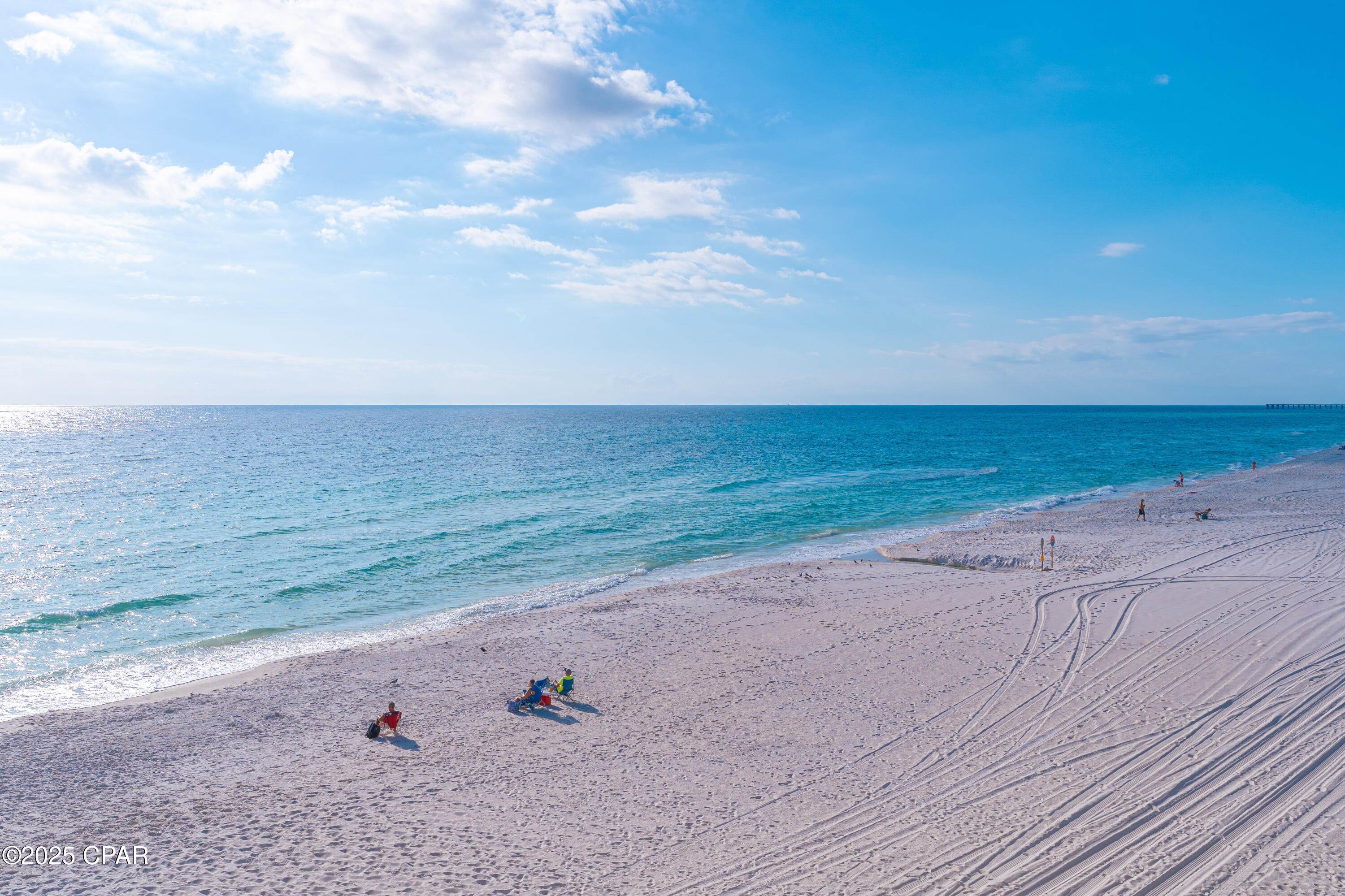 Listing photo id 21 for 14401 Front Beach Road 218