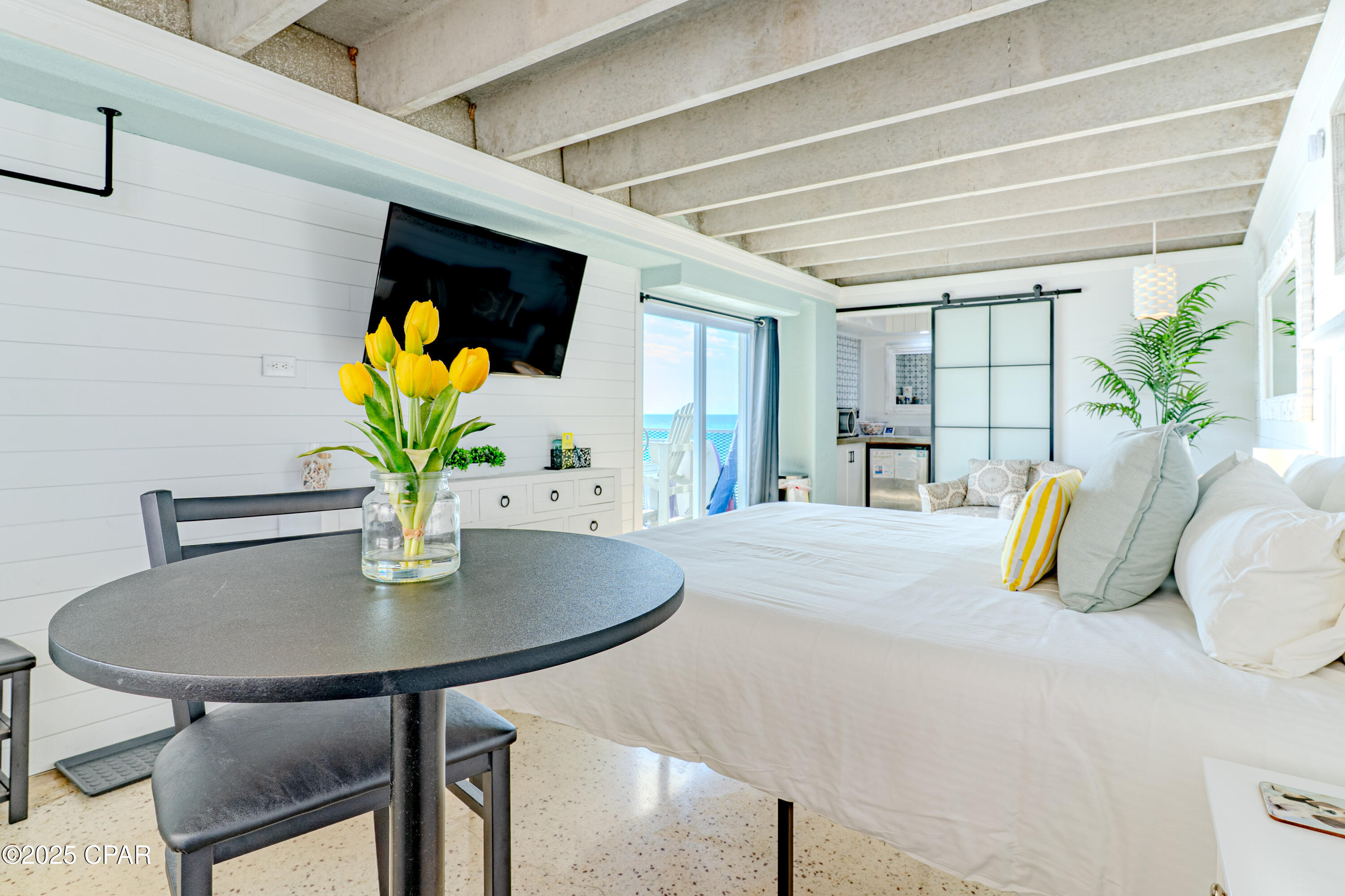 Listing photo id 3 for 14401 Front Beach Road 218