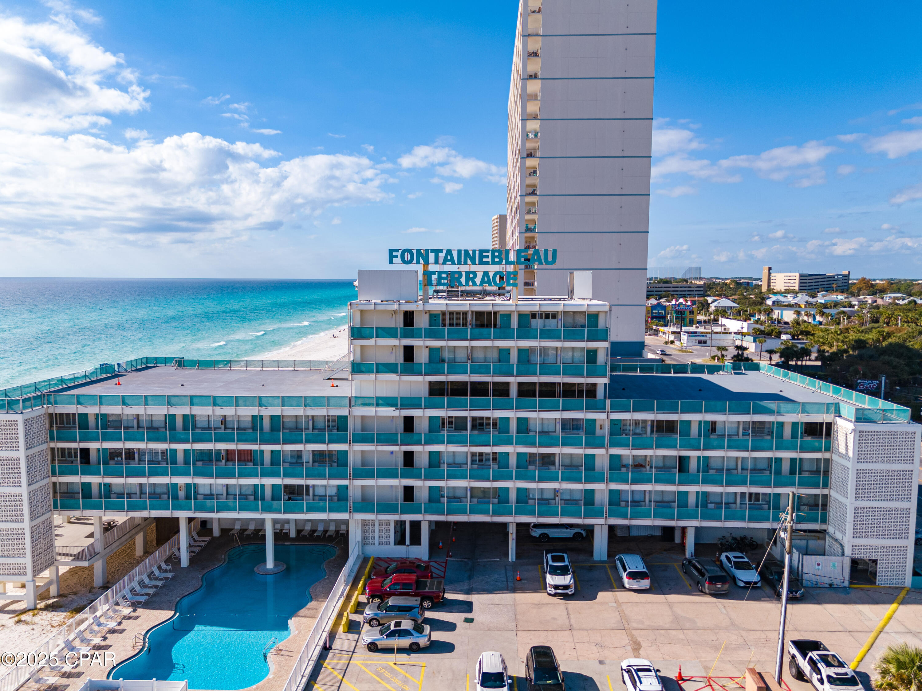 Listing photo id 40 for 14401 Front Beach Road 218