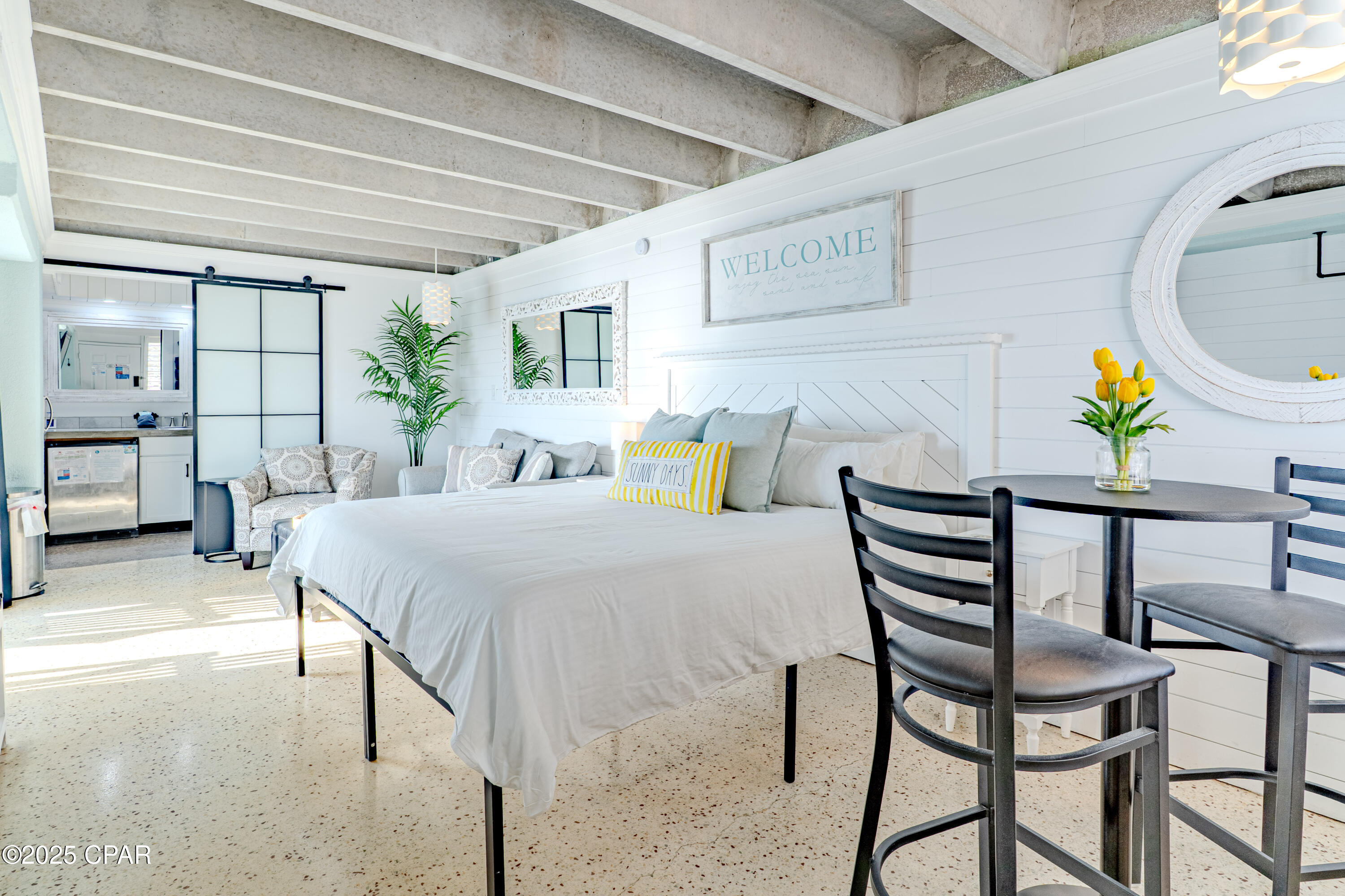 Listing photo id 7 for 14401 Front Beach Road 218