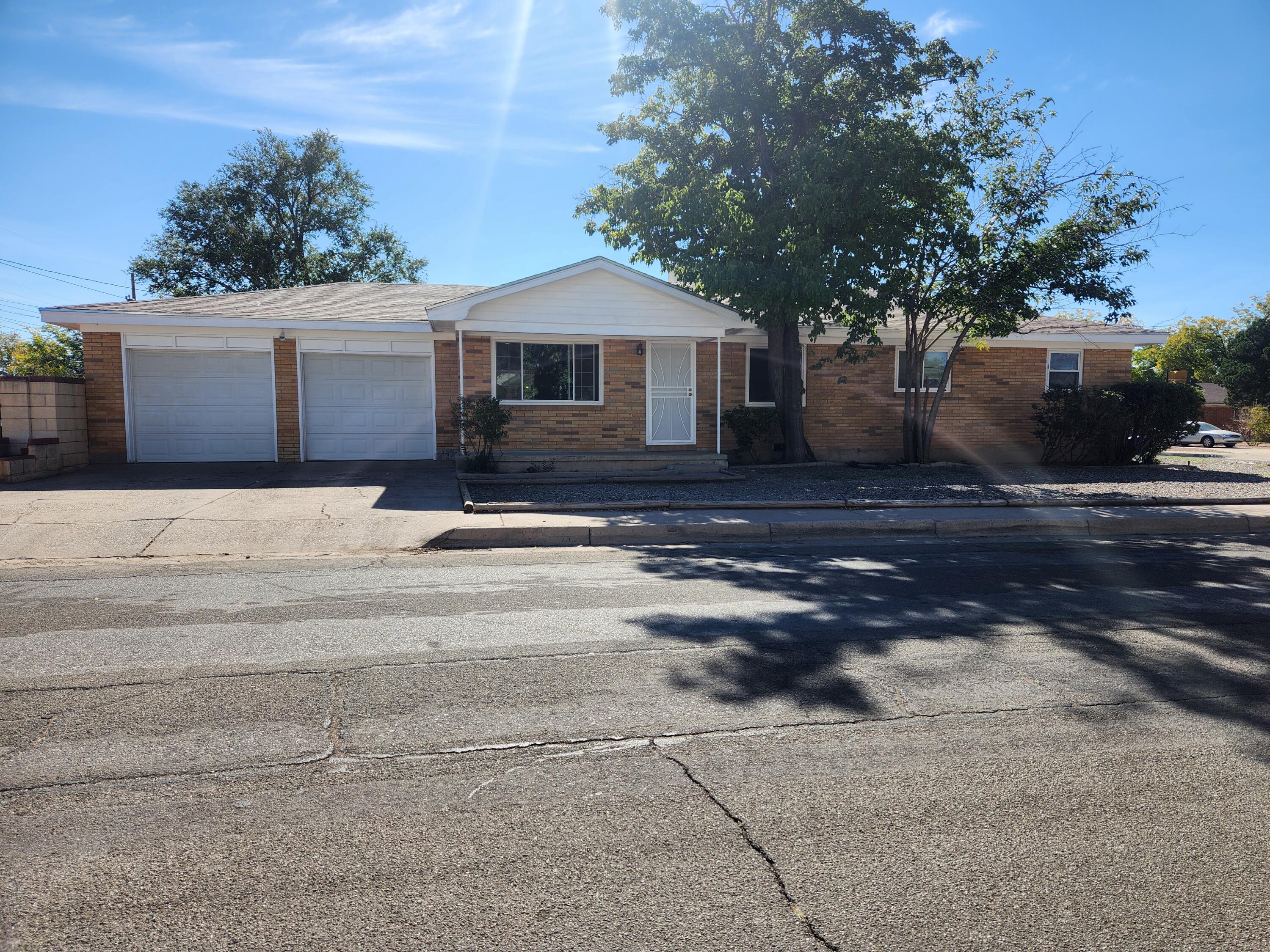 1100 Georgia Street, Albuquerque NM 87108