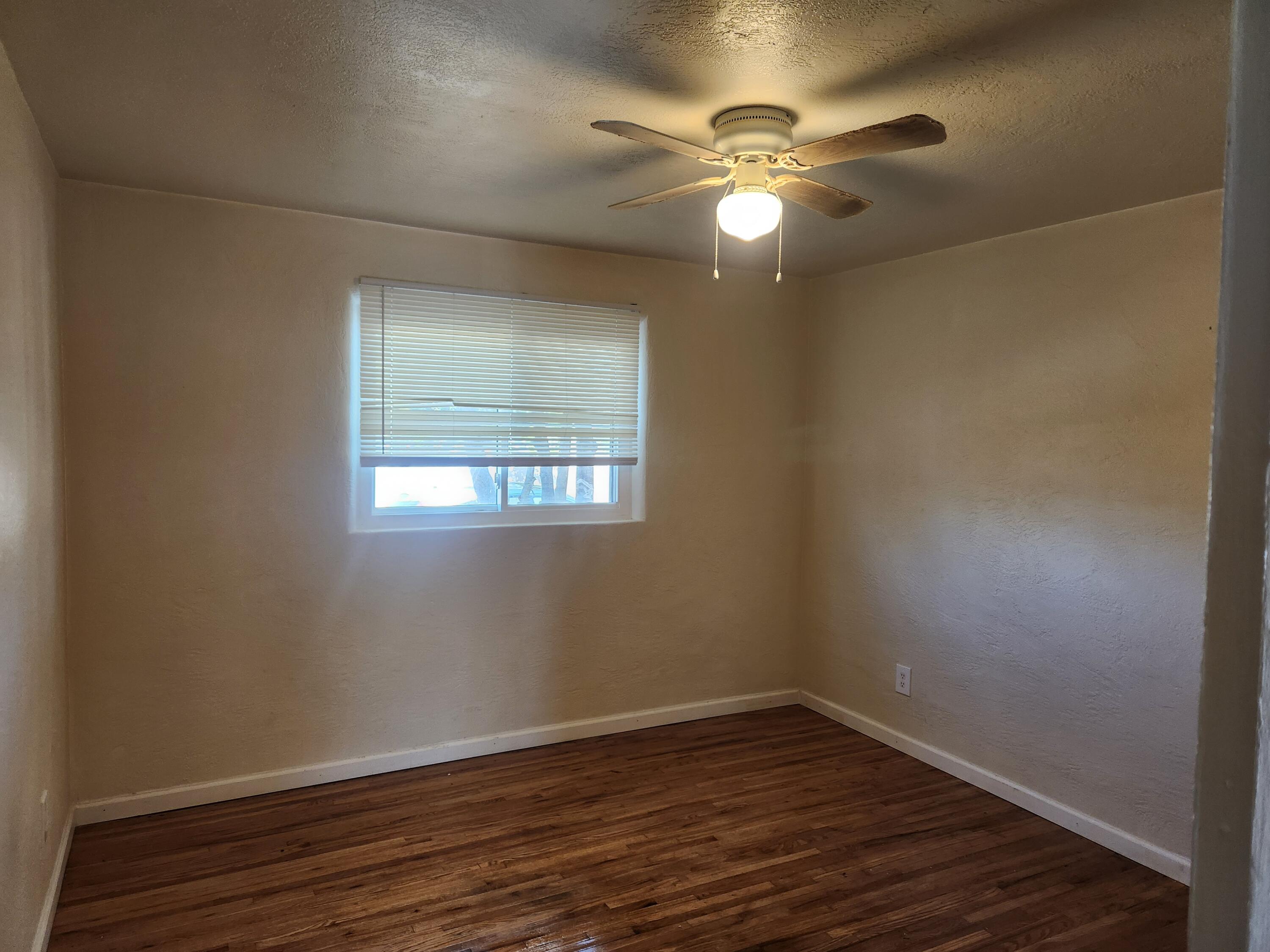 1100 Georgia Street SE Living Room