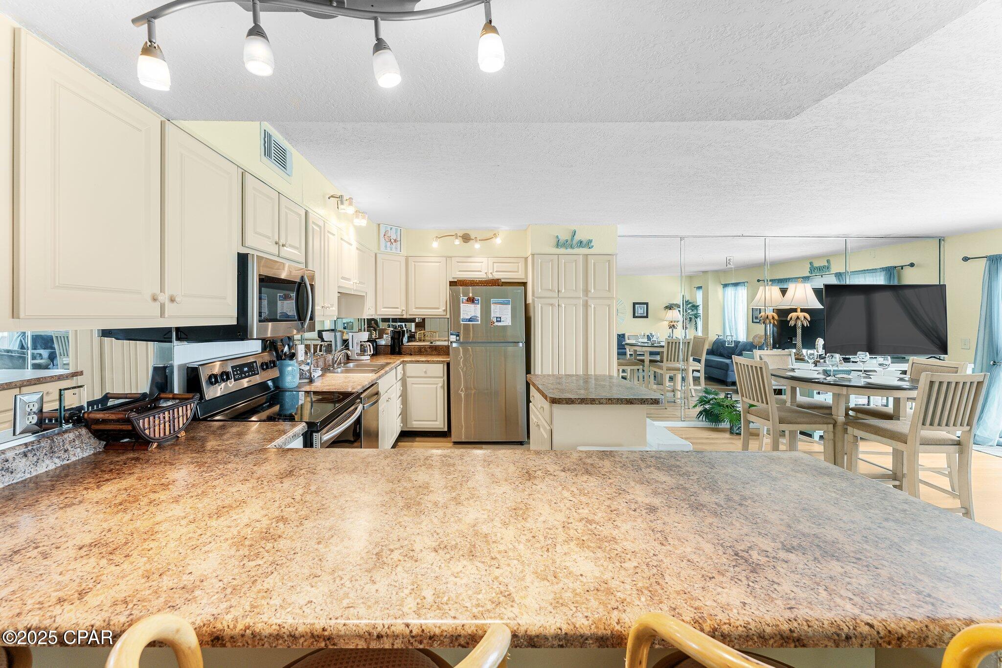 Image 14 For 8743 Thomas Drive 1502