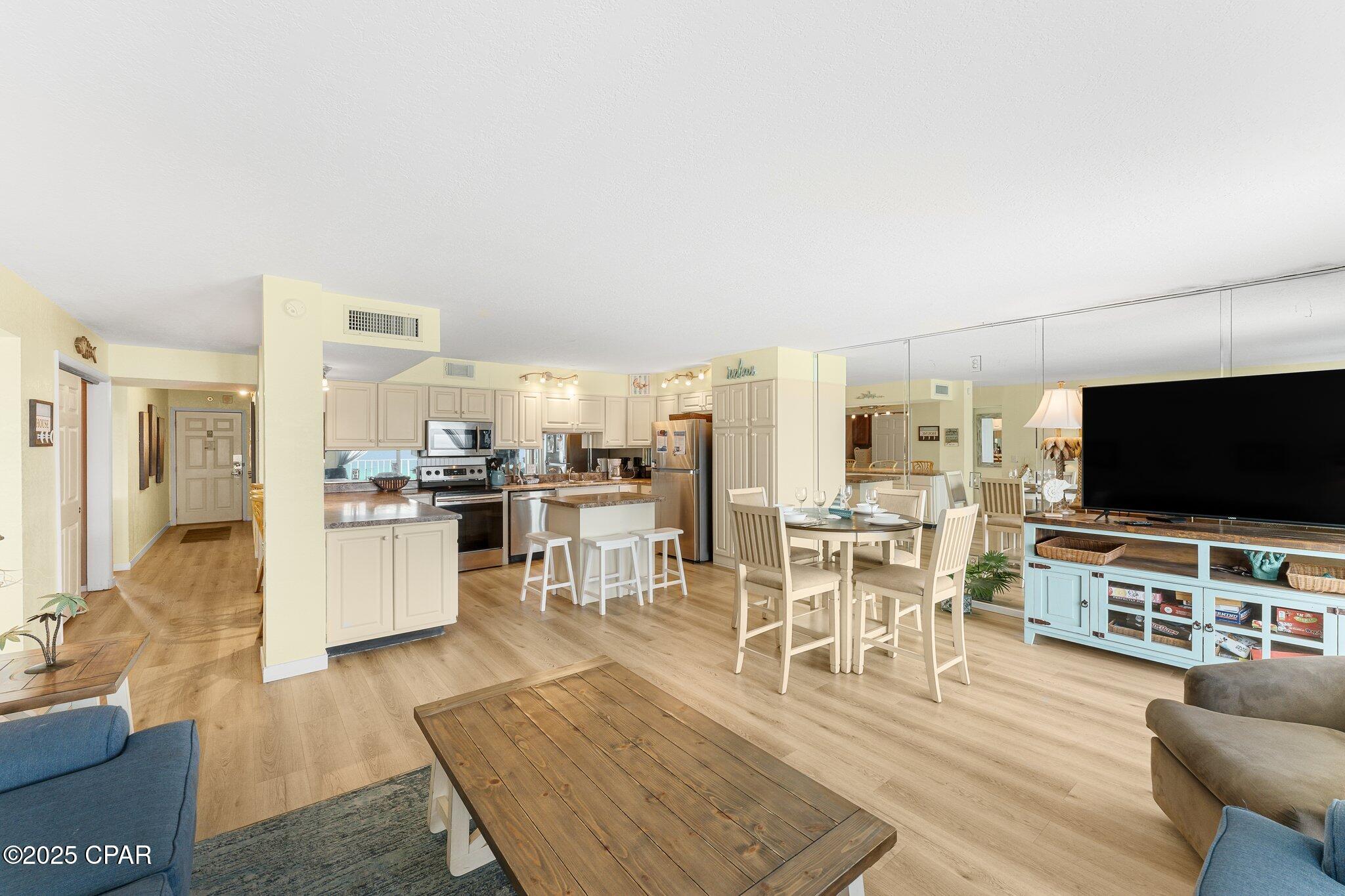 Image 20 For 8743 Thomas Drive 1502