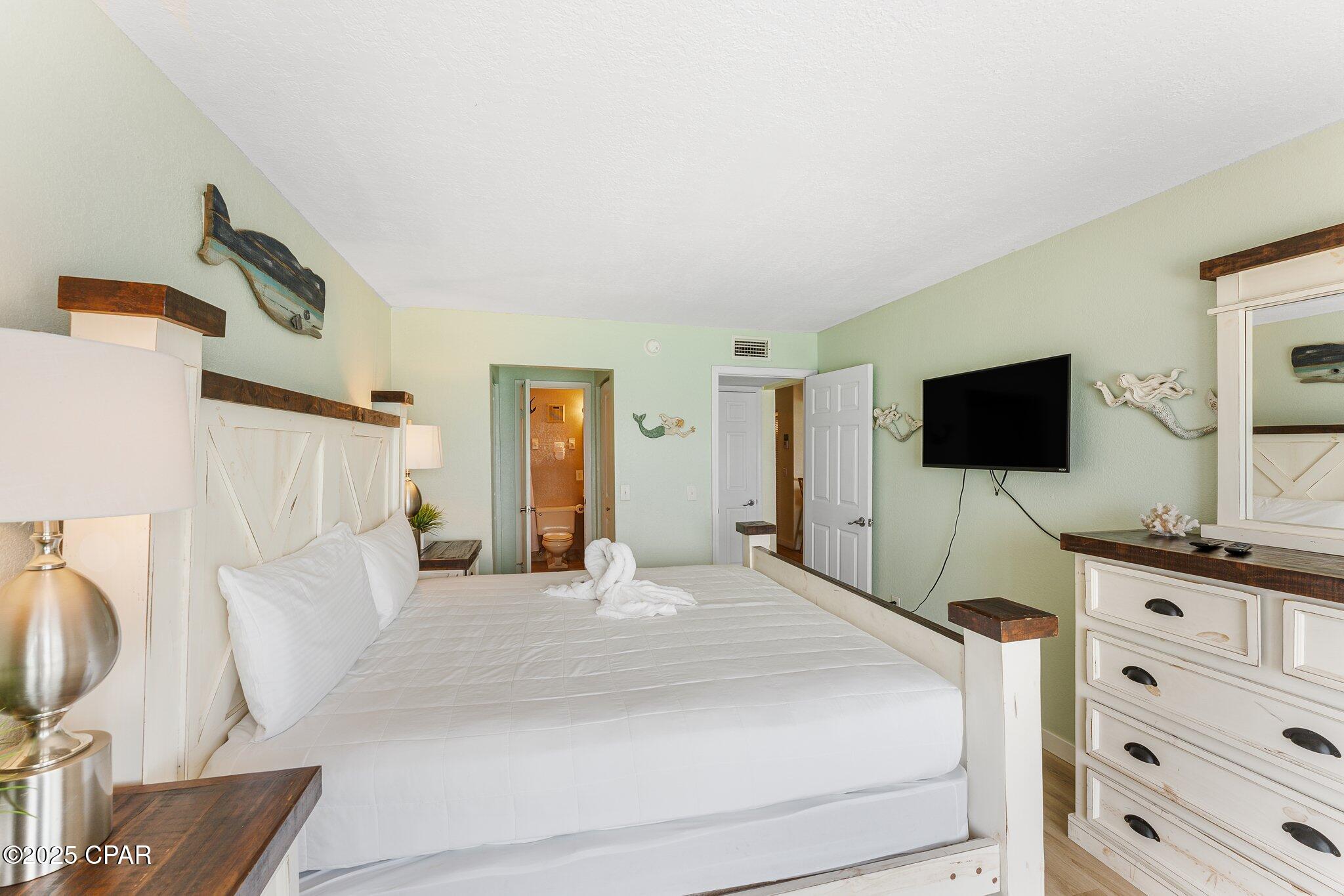 Image 23 For 8743 Thomas Drive 1502