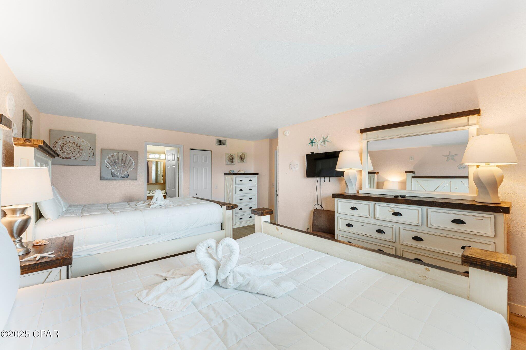 Image 5 For 8743 Thomas Drive 1502