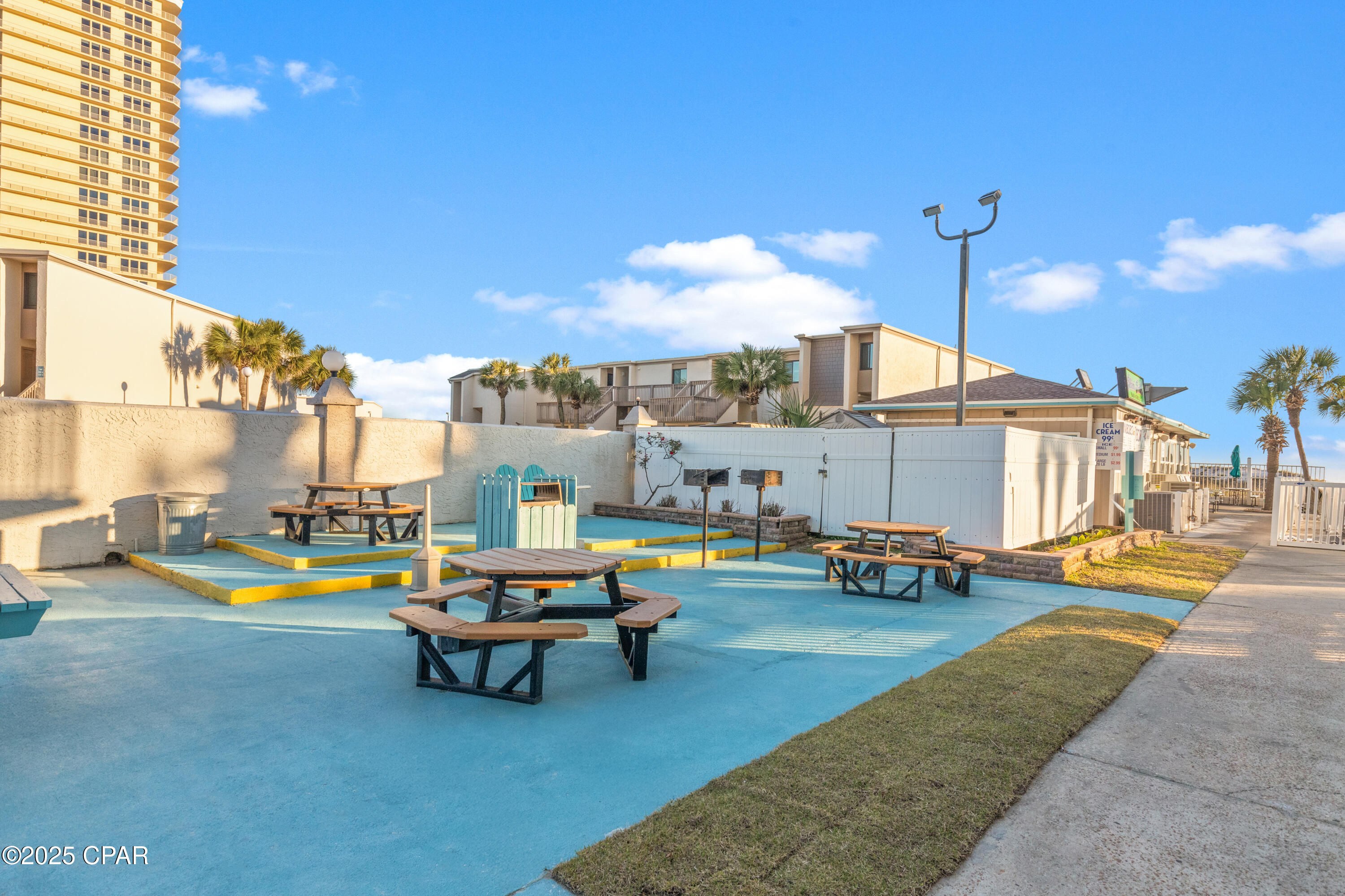 Image 16 For 8743 Thomas Drive 1023