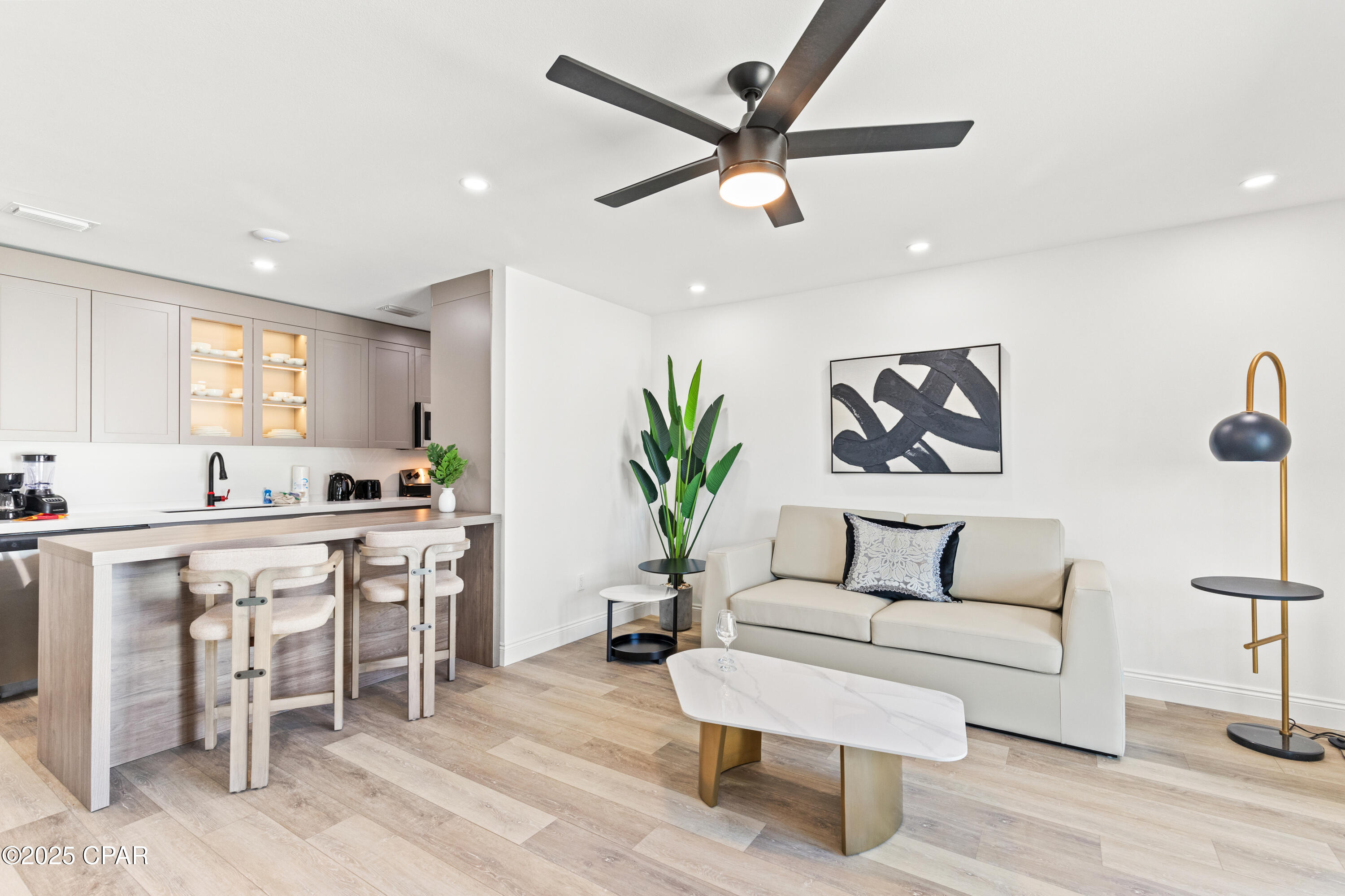 Image 10 For 8115 Thomas Drive 5a