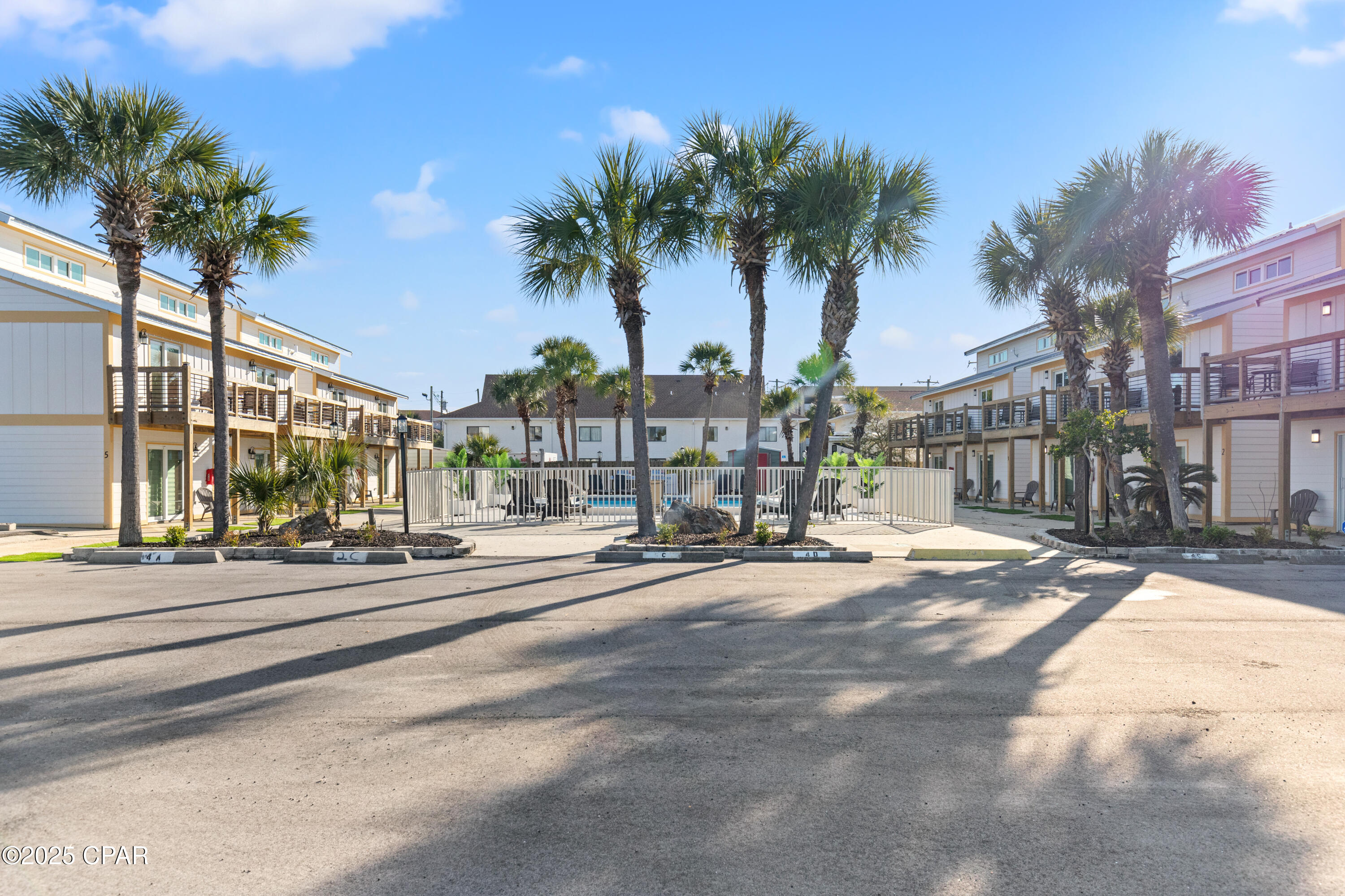 Image 2 For 8115 Thomas Drive 5a