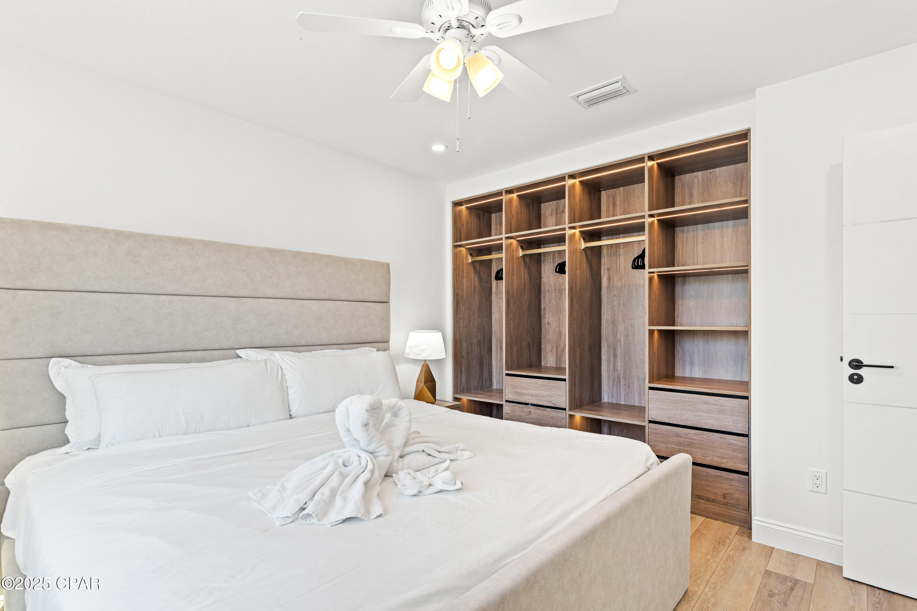 Image 20 For 8115 Thomas Drive 5a