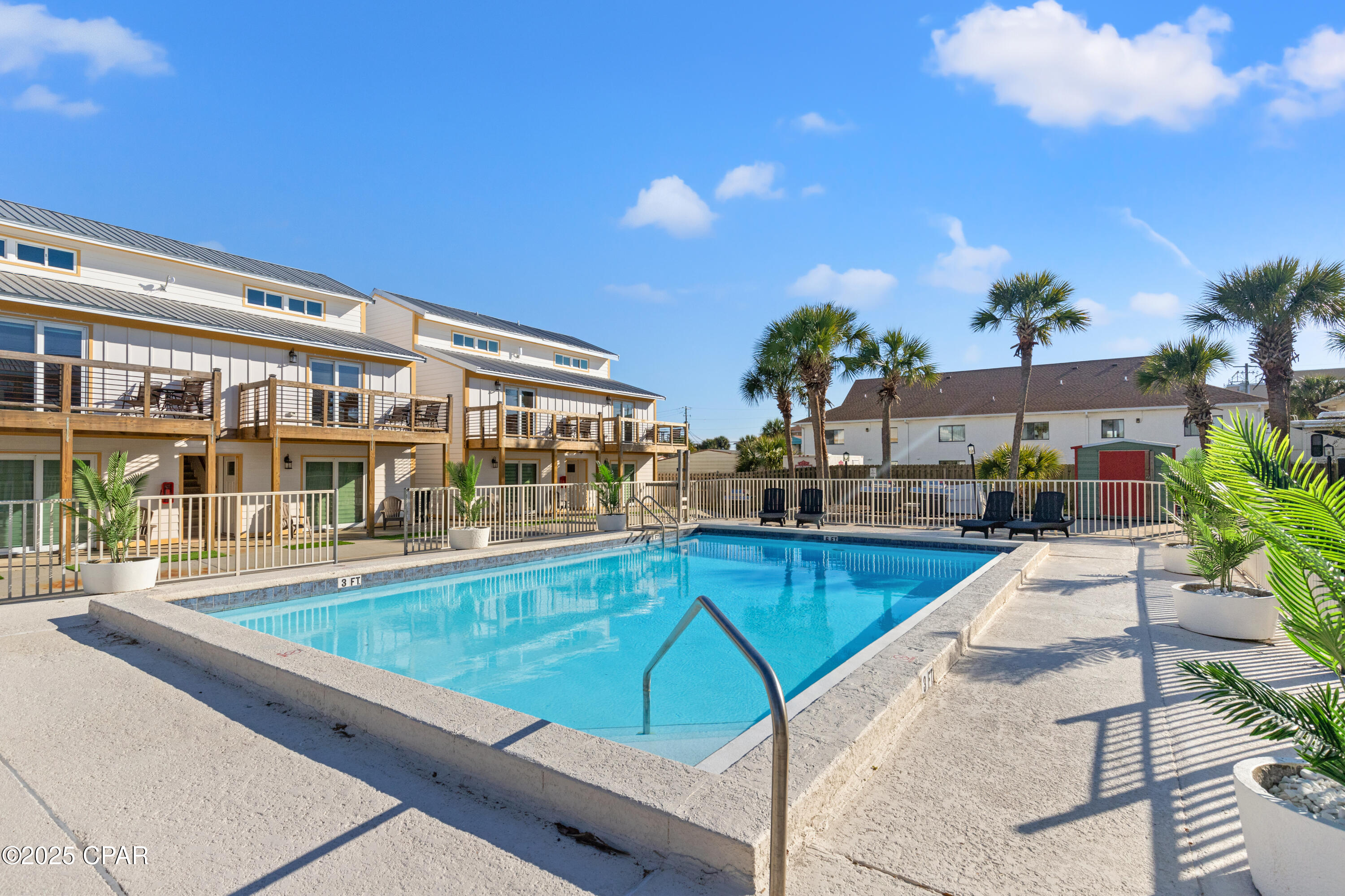 Image 3 For 8115 Thomas Drive 5a