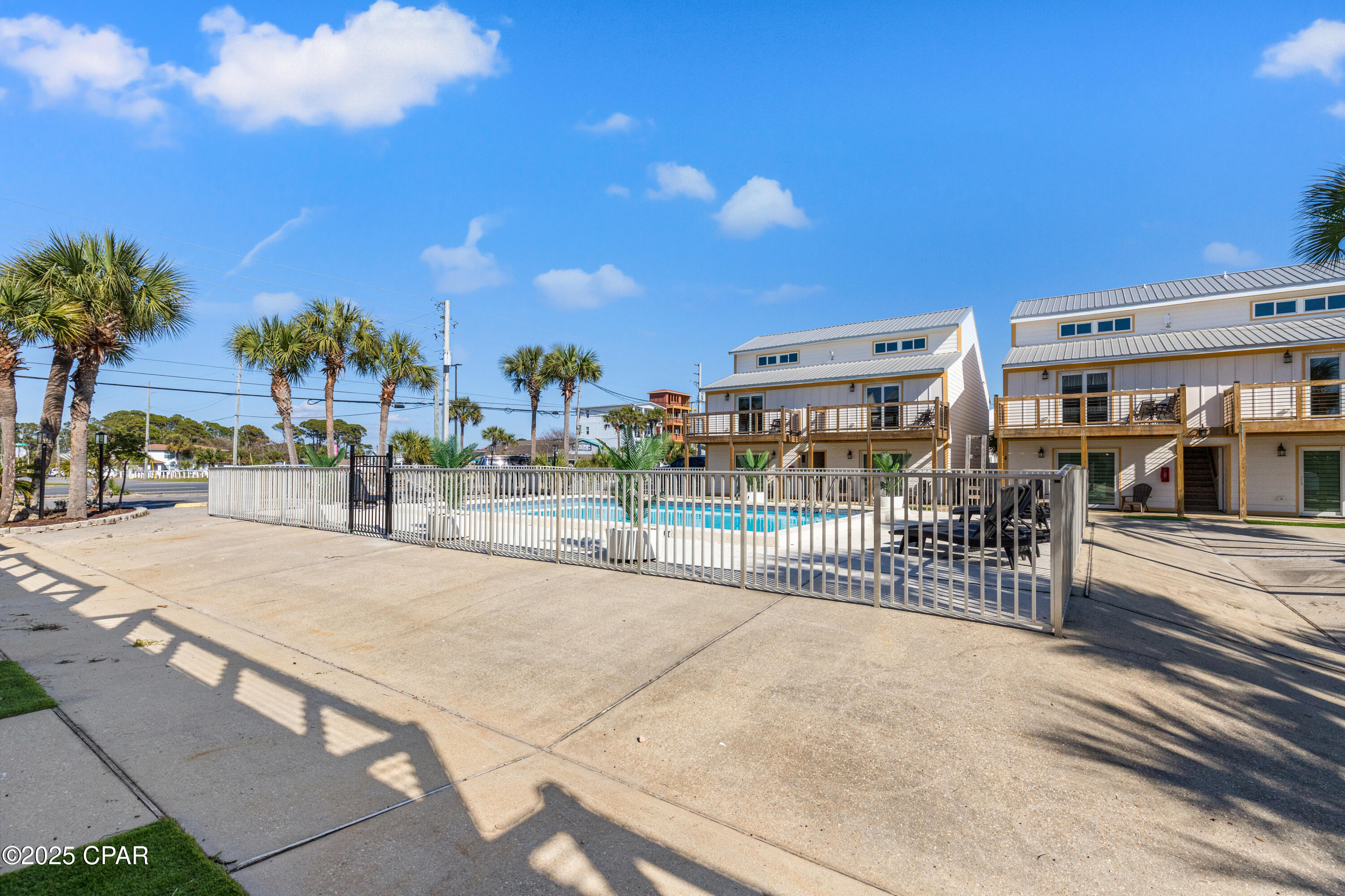 Image 6 For 8115 Thomas Drive 5a