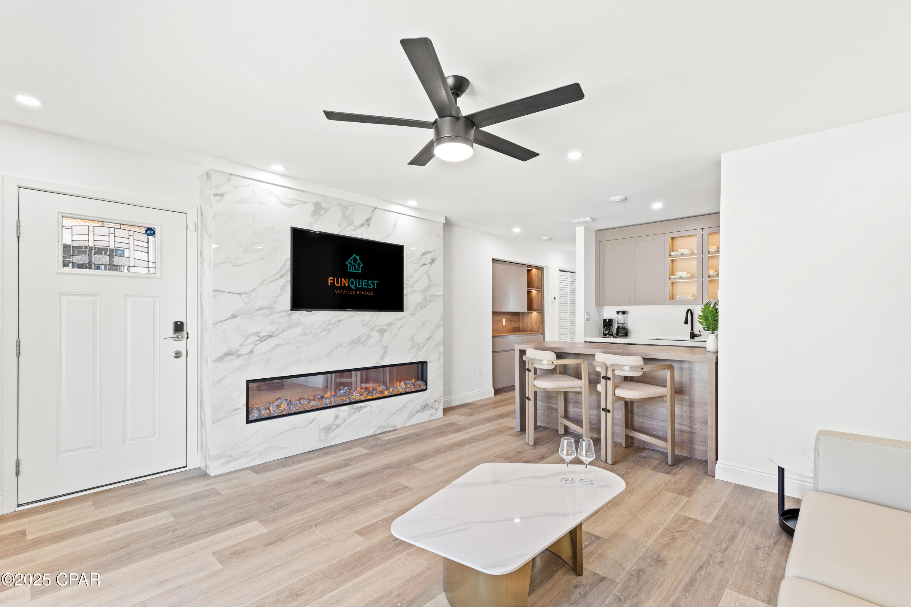 Image 8 For 8115 Thomas Drive 5a