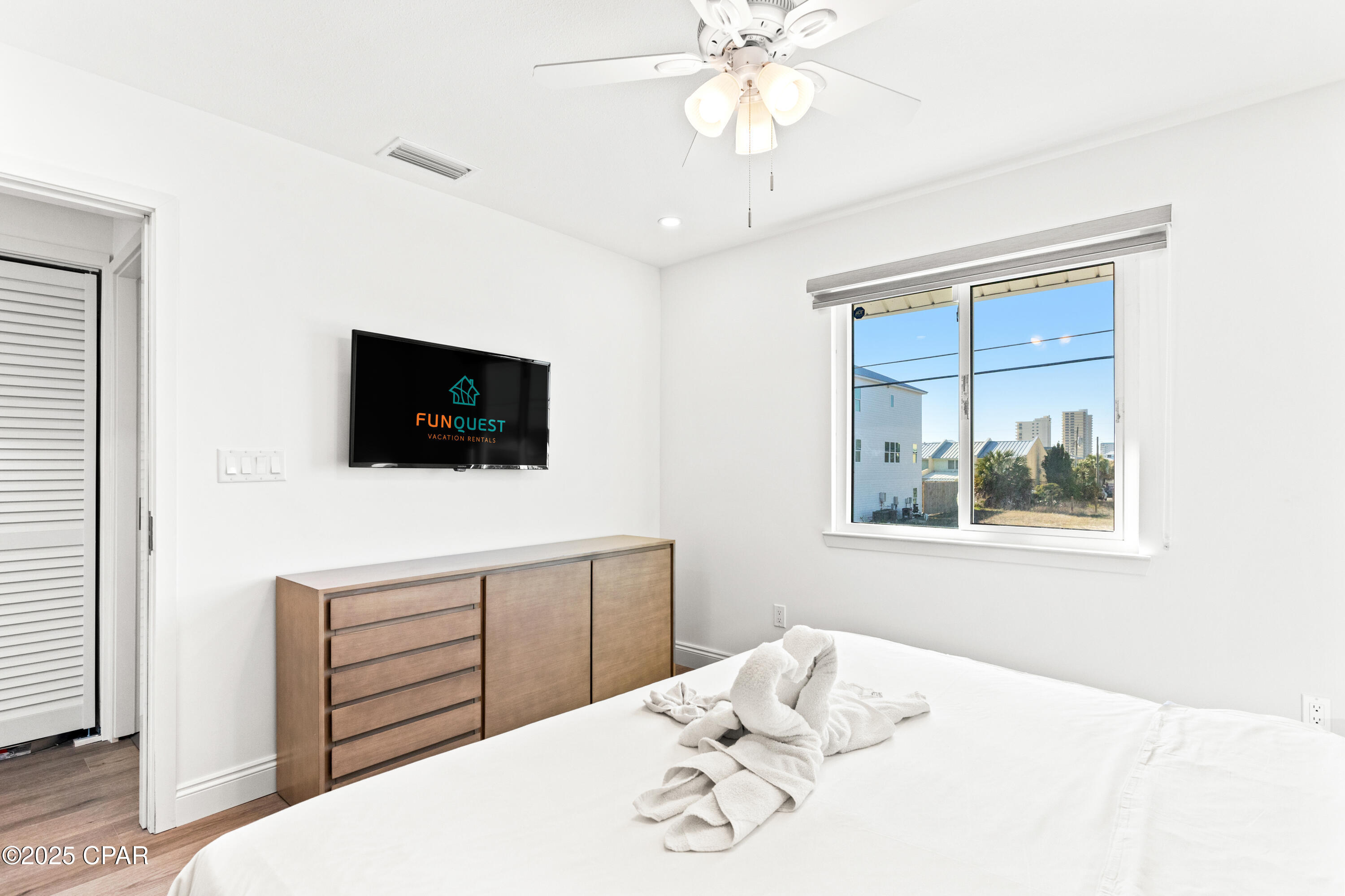 Image 17 For 8115 Thomas Drive 5c