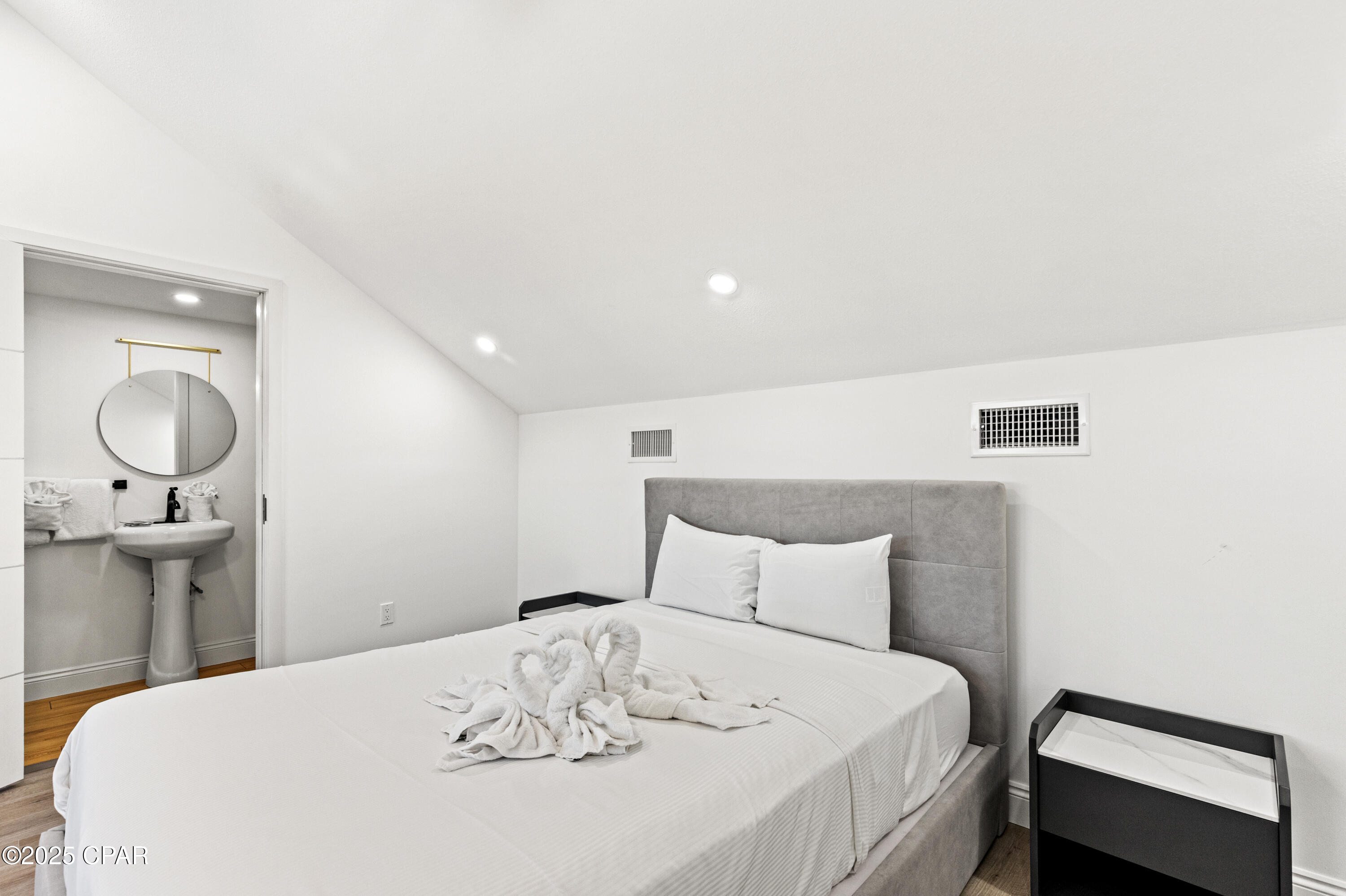 Image 19 For 8115 Thomas Drive 5c