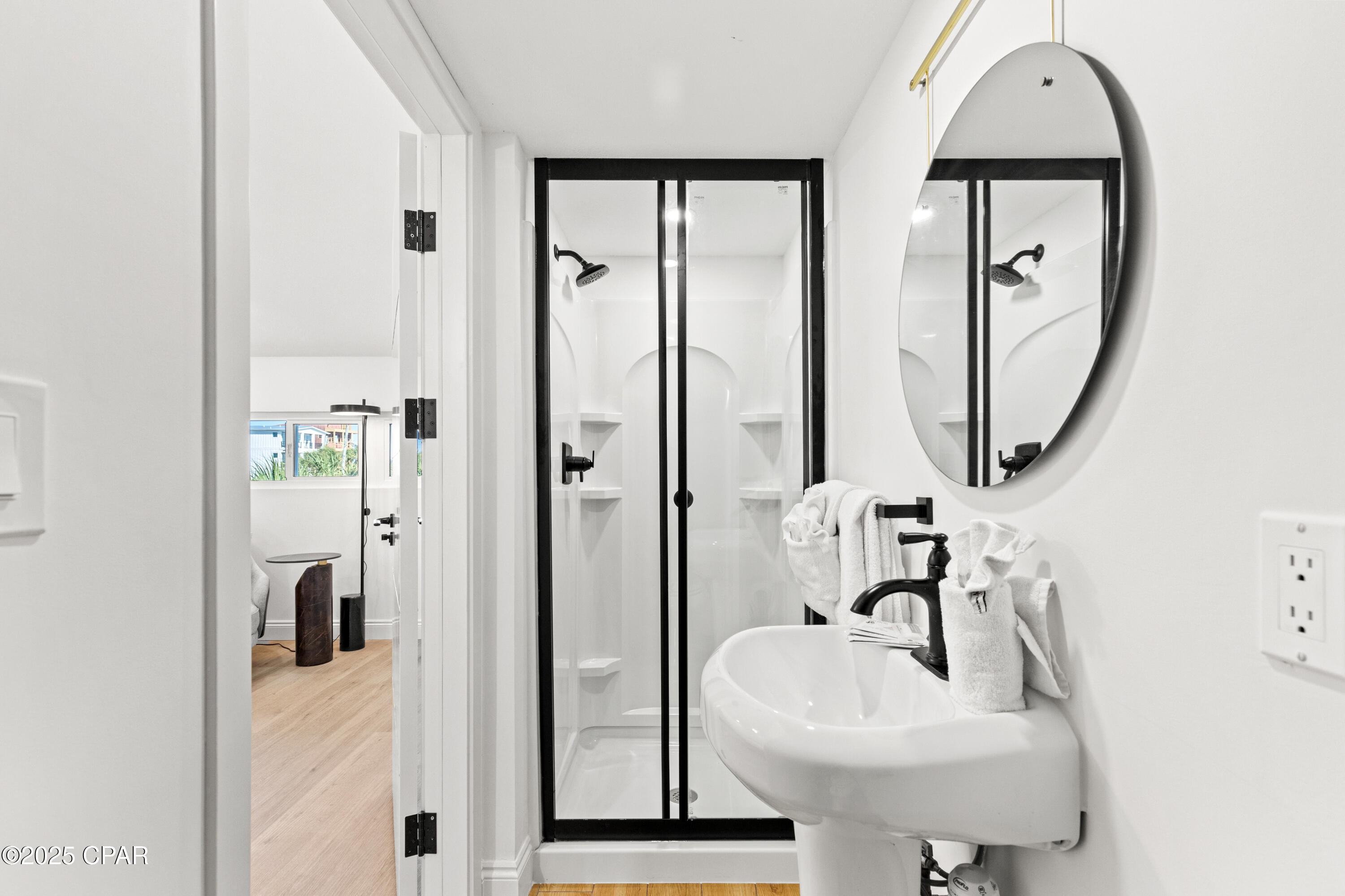 Image 21 For 8115 Thomas Drive 5c