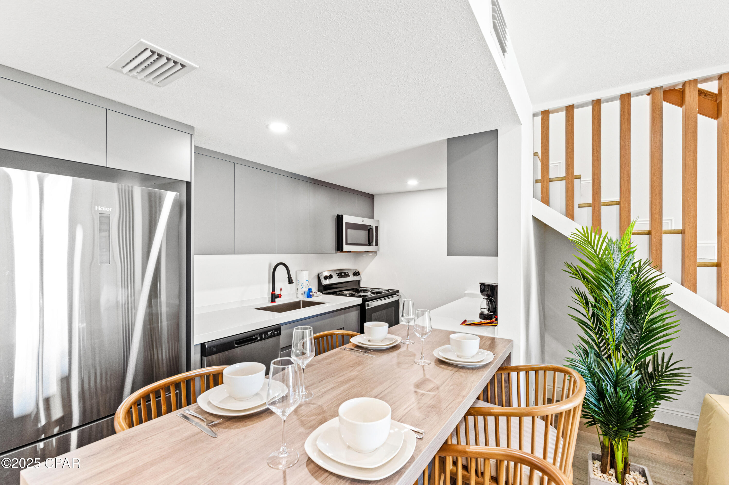 Image 7 For 8115 Thomas Drive 5c