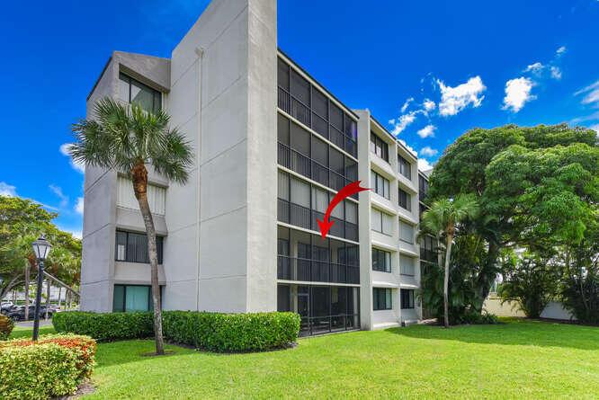 Jupiter Ocean And Racquet