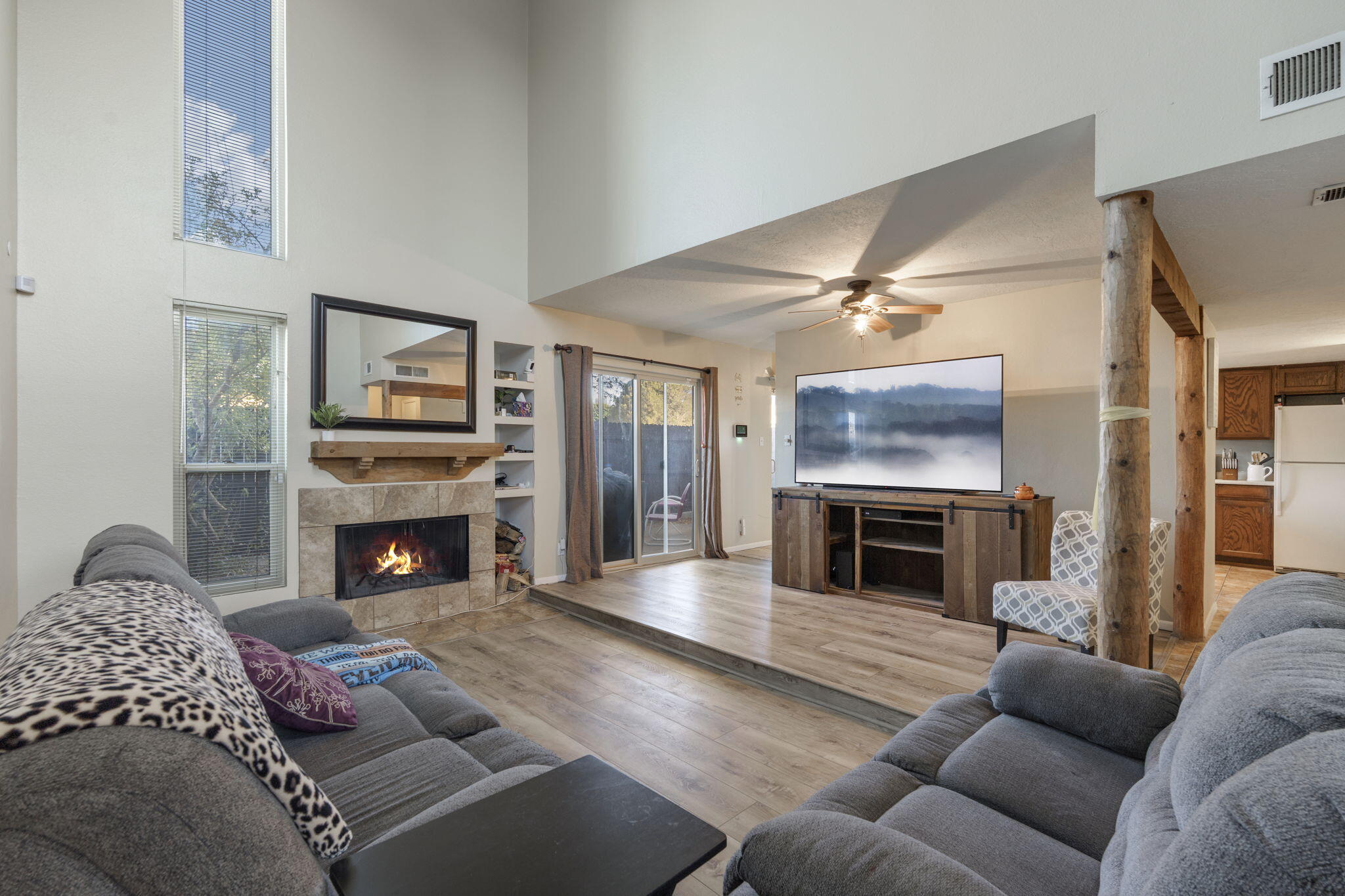 66 Calle De La Noche Boulevard NE Living Room