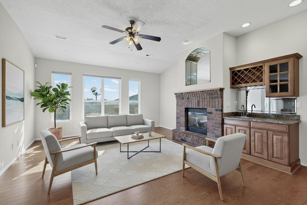 2614 Camino Cordoba Living Room