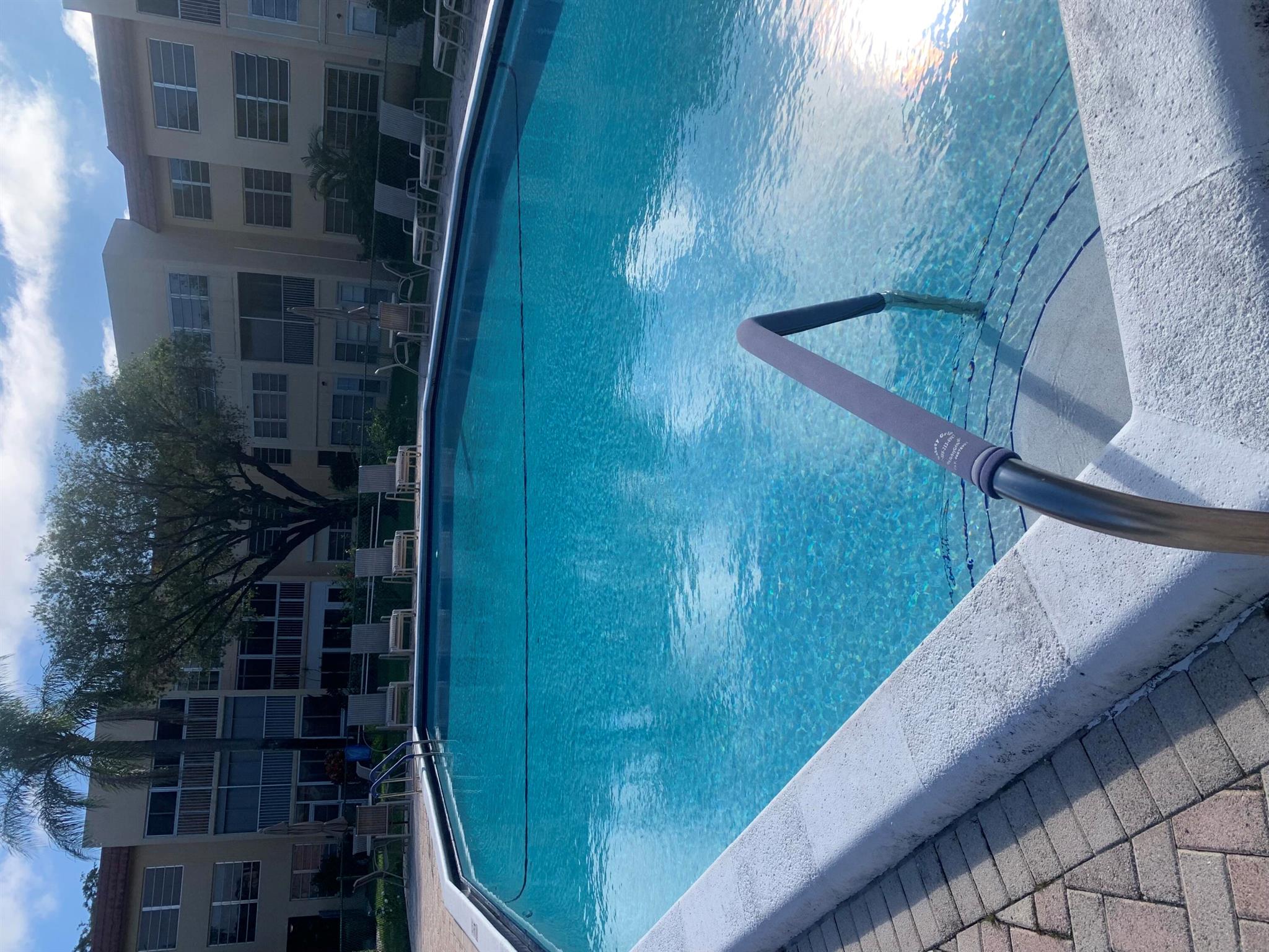 Royal Park Gardens Iii-G