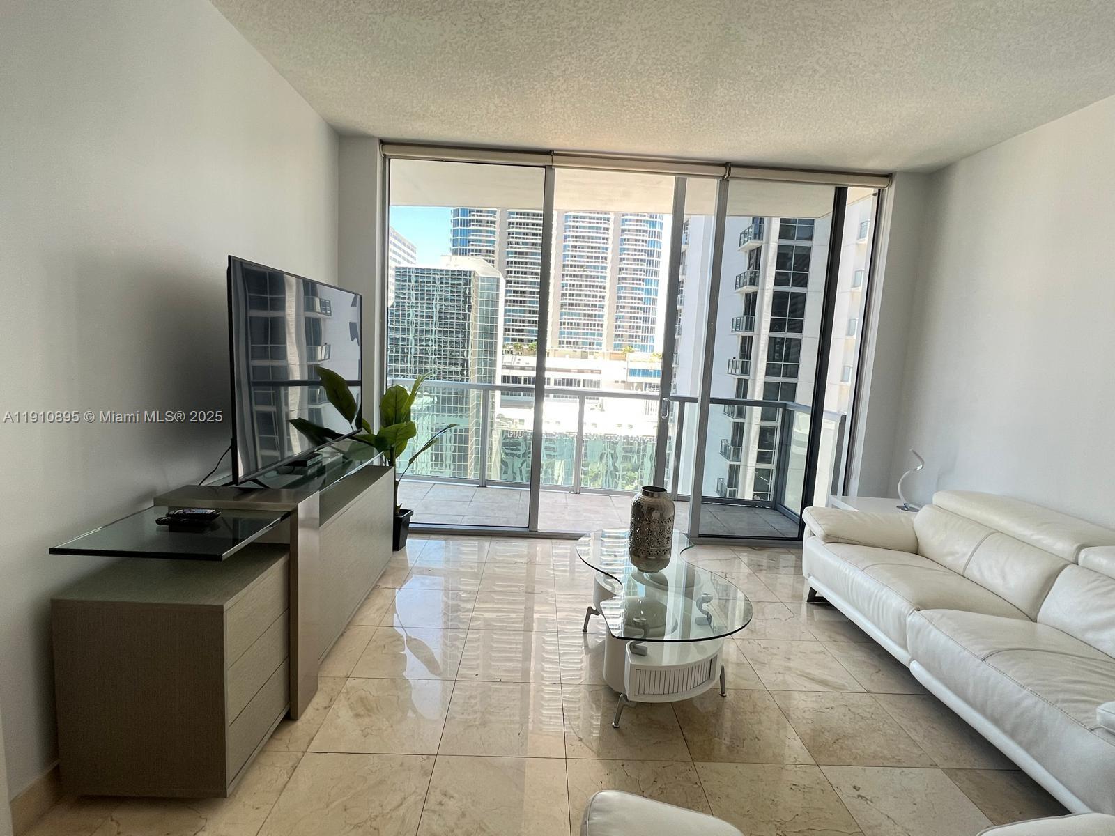 1050-brickell-ave-1904-miami-fl-33131/hzid_cf02dda7