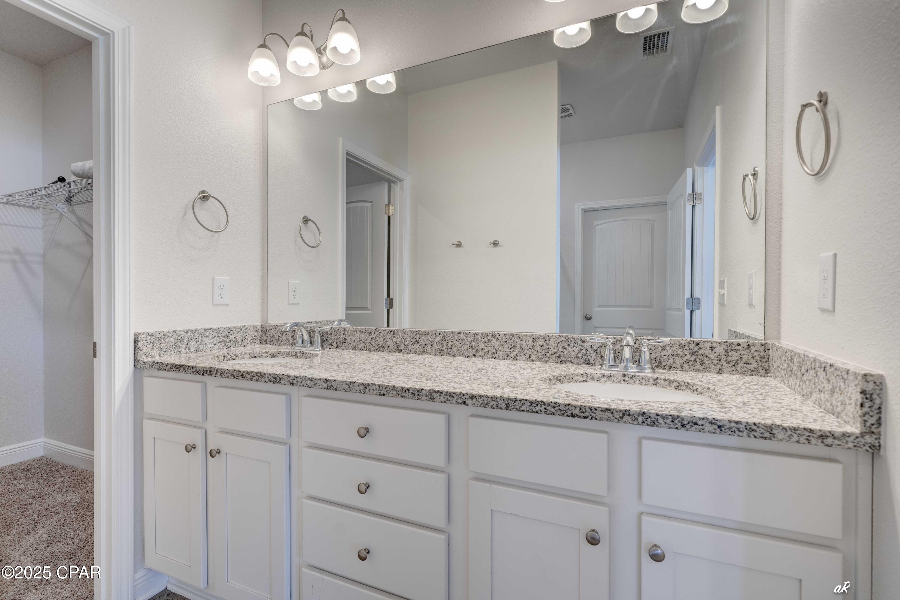 Image 21 For 101 Carriage Road