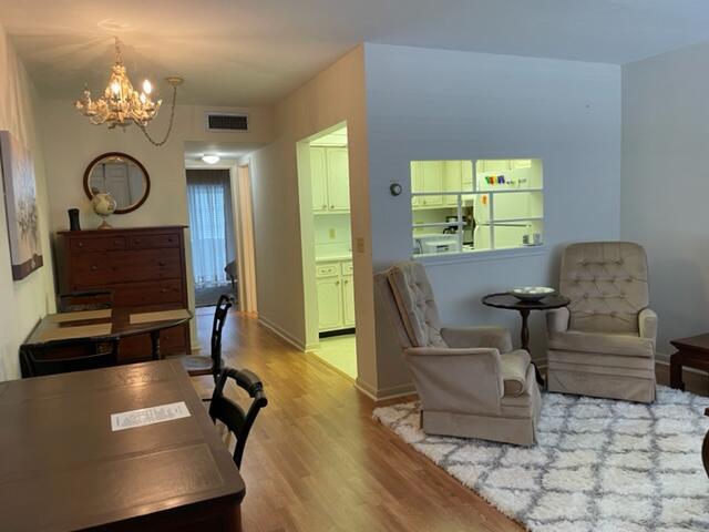 Murry Hills Apt Bldg Cond