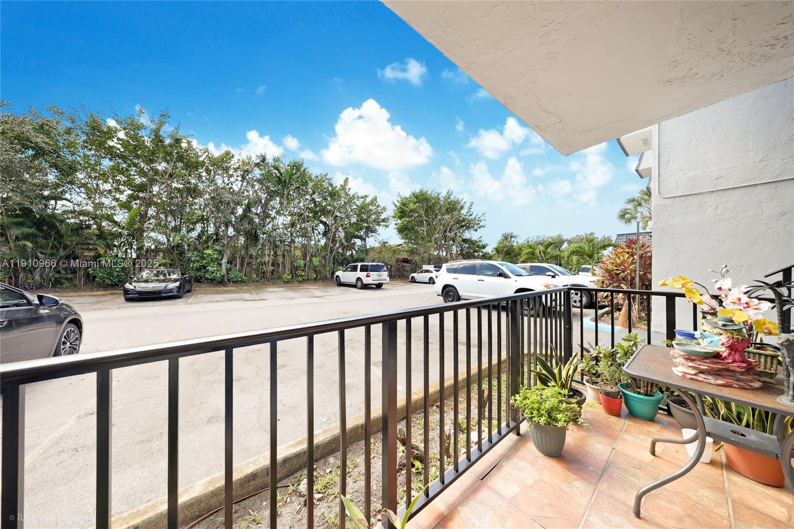 Los Palacios By Miami Lak