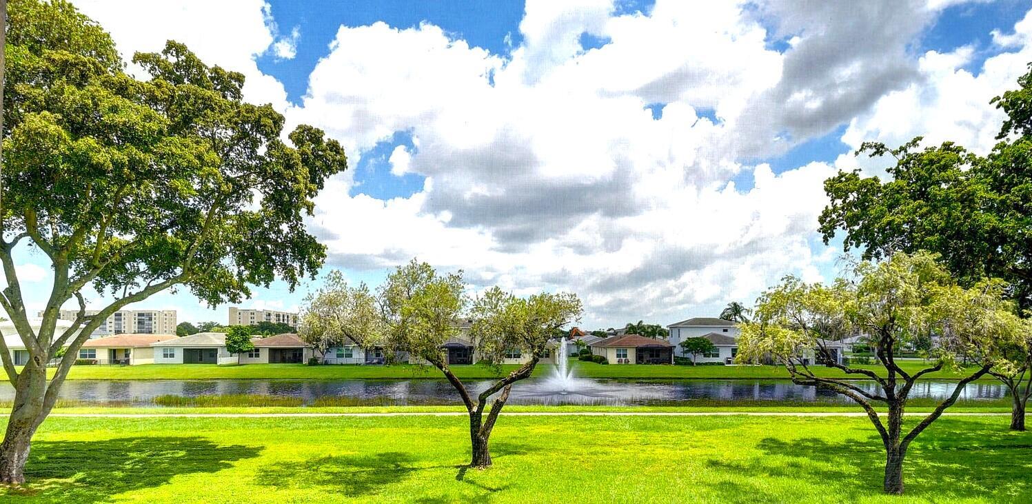 Villages Of Oriole Deauvi