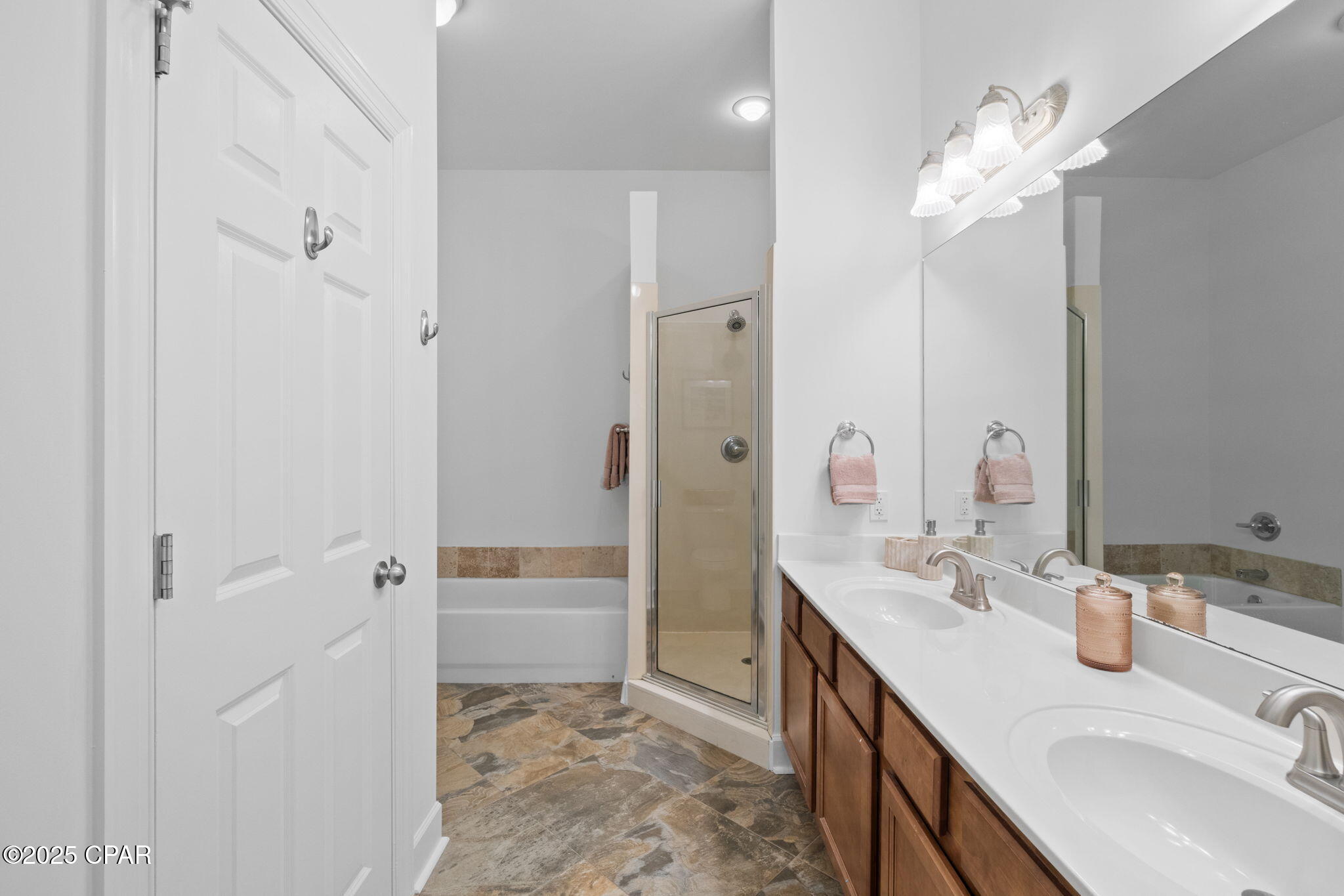 Listing photo id 19 for 231 Somerset Bridge Road 2101