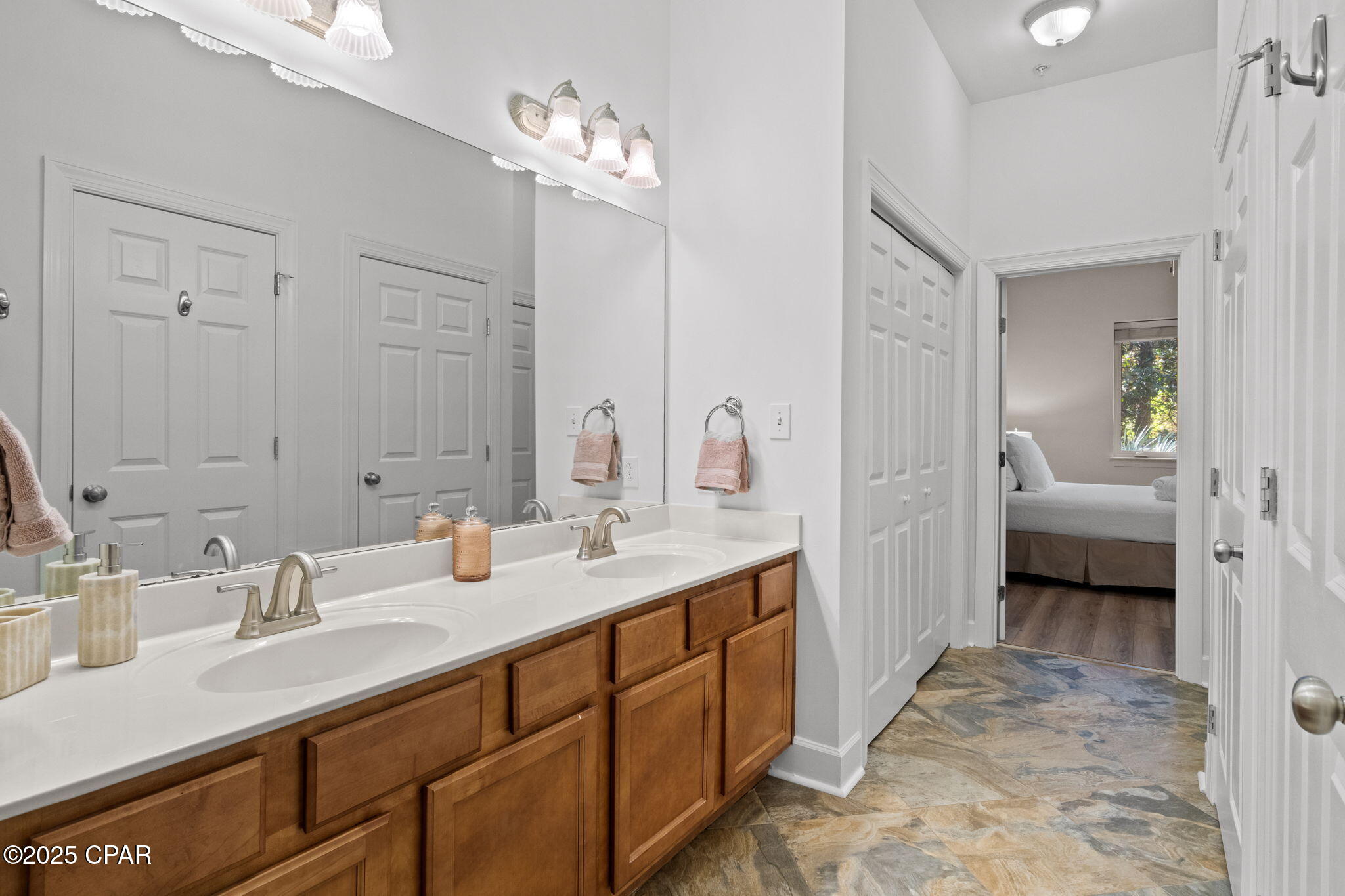 Listing photo id 20 for 231 Somerset Bridge Road 2101