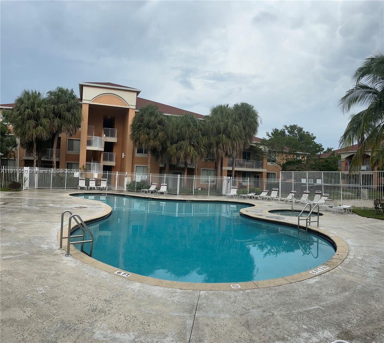 Courtyards At Davie Condo