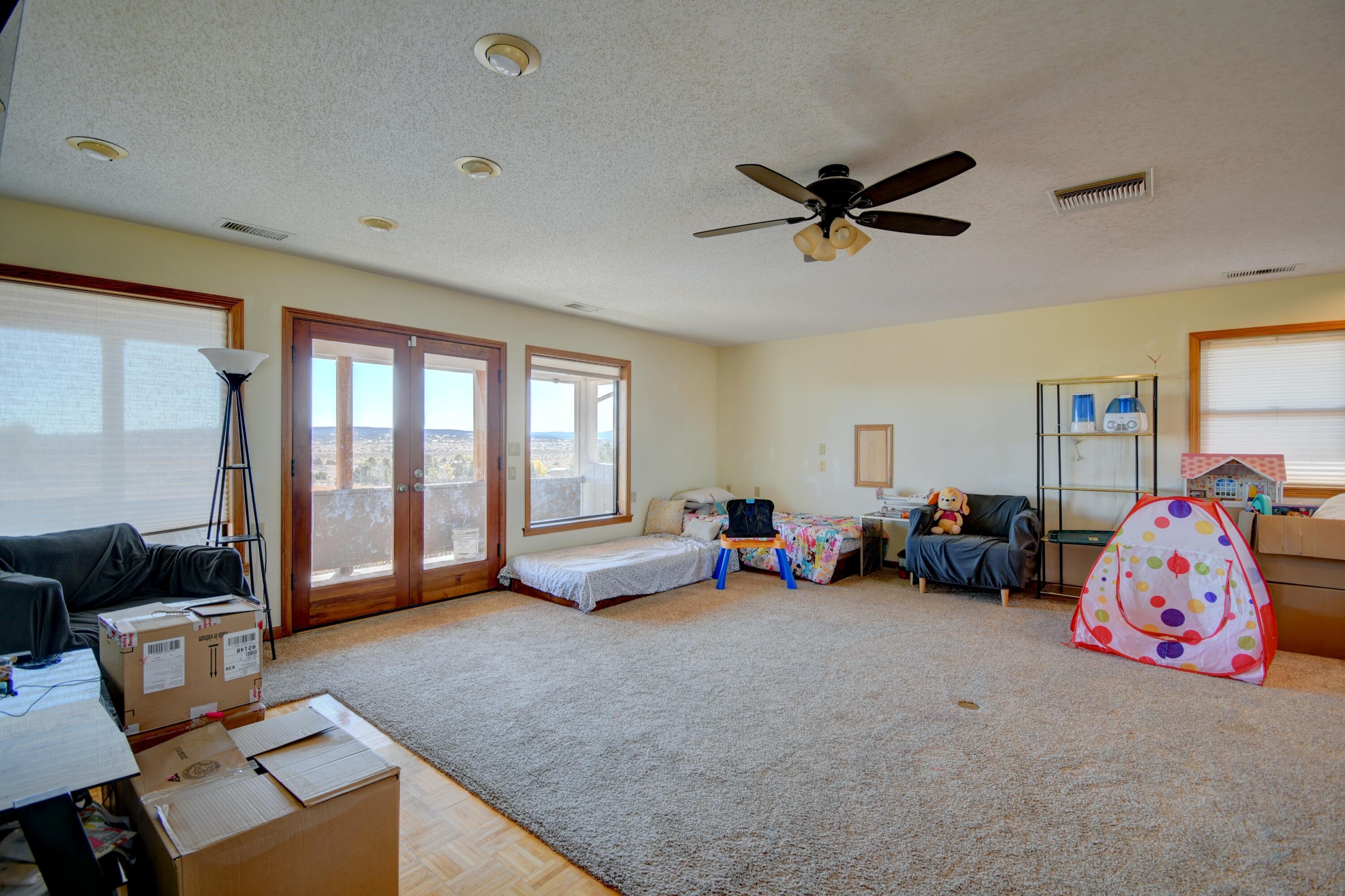 10 S Circle Road Garage