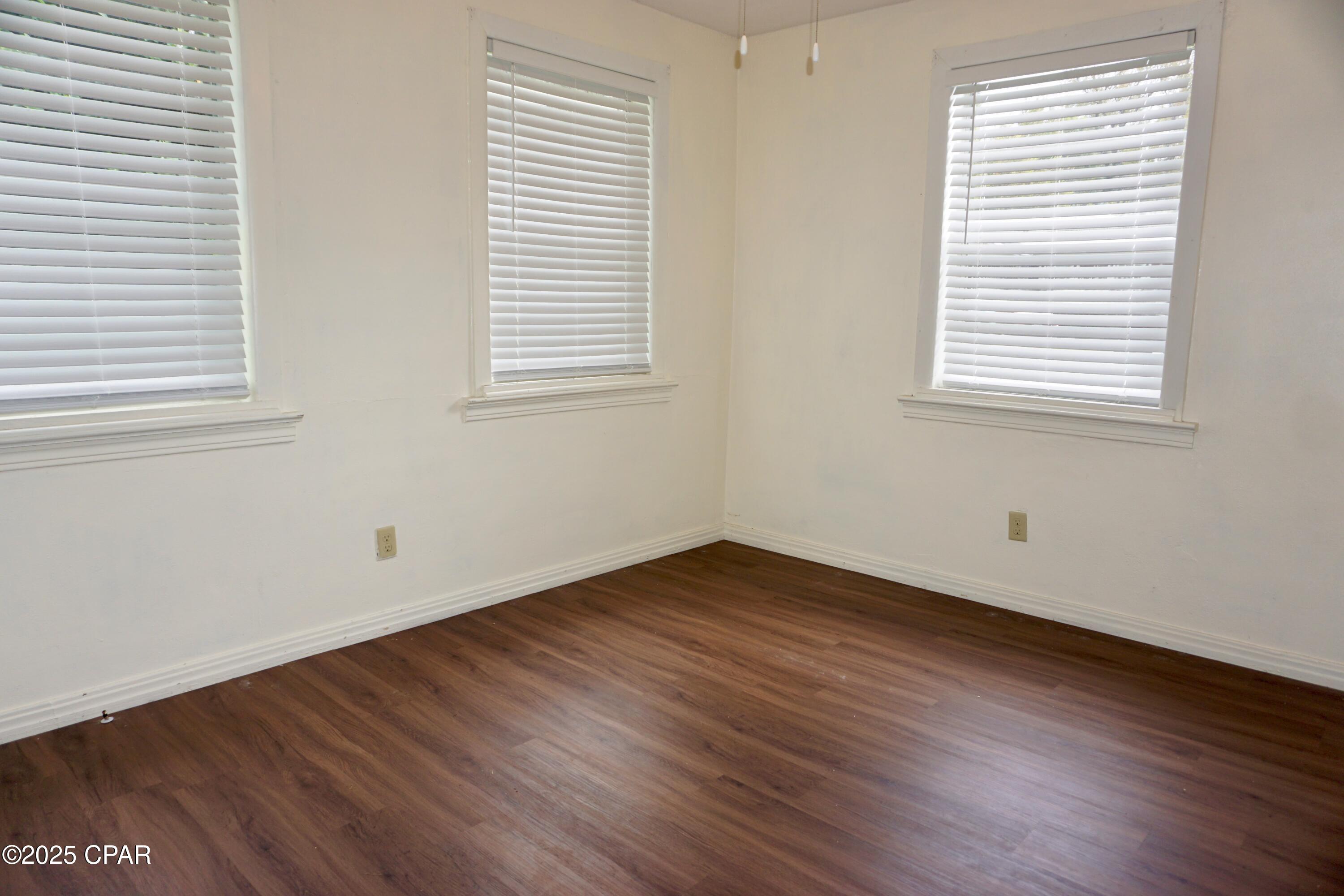 Image 25 For 40 Barnes Avenue