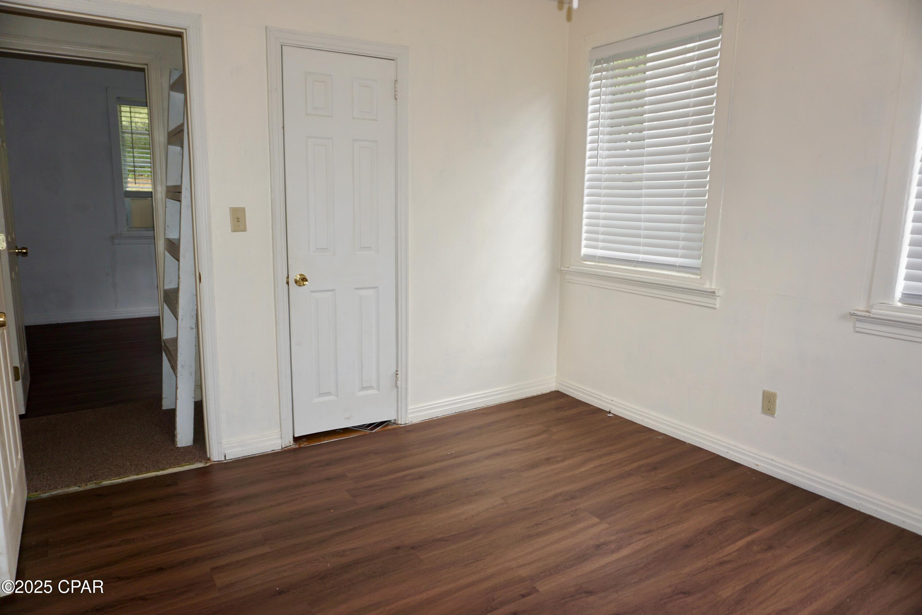 Image 26 For 40 Barnes Avenue