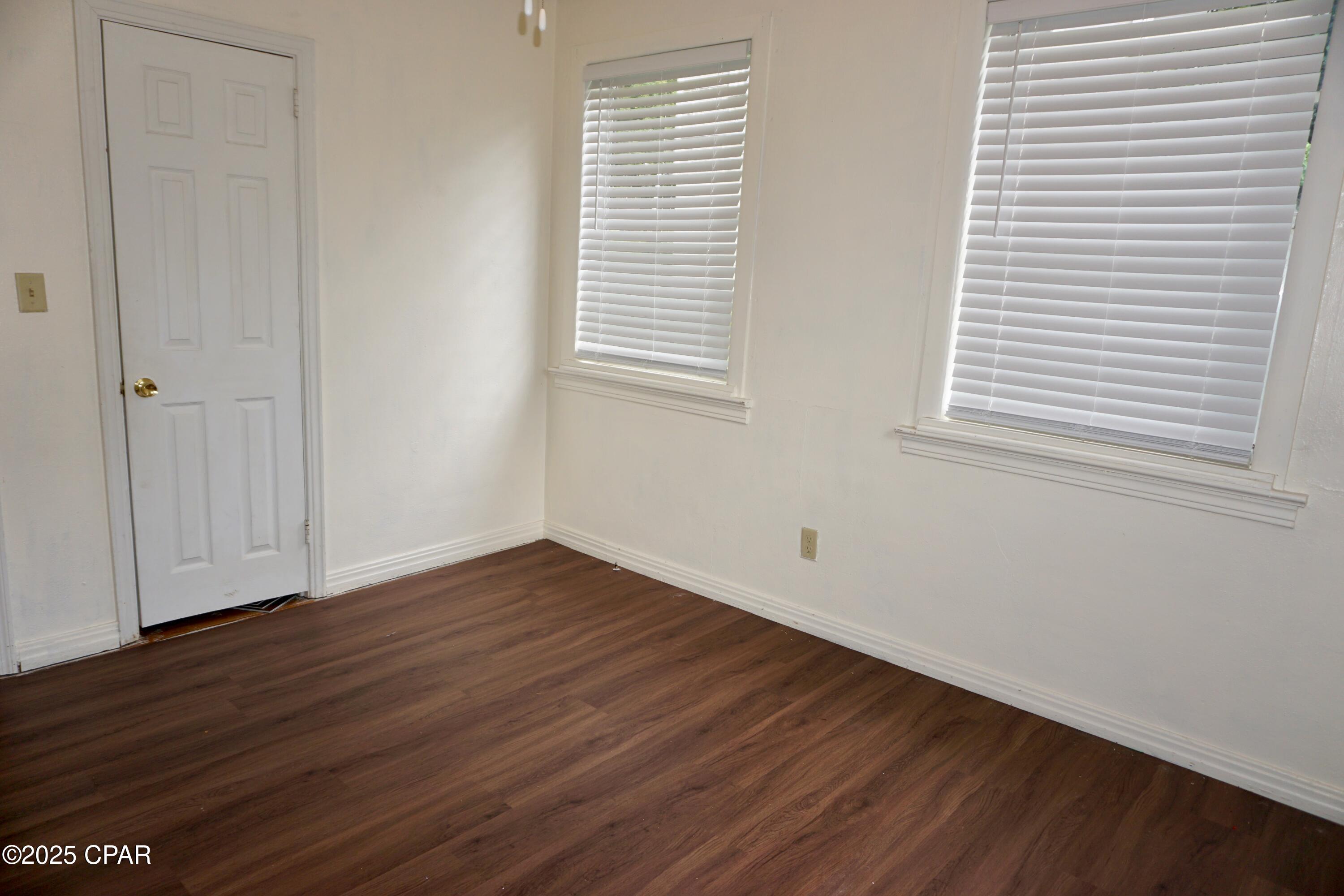 Image 27 For 40 Barnes Avenue