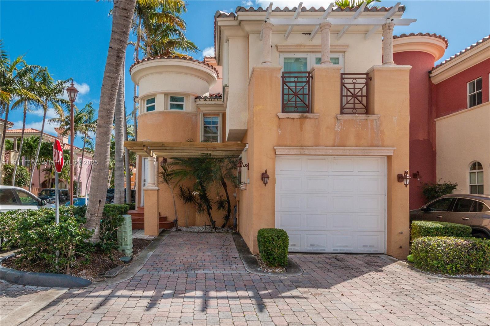 Aventura Bay Townhomes Co