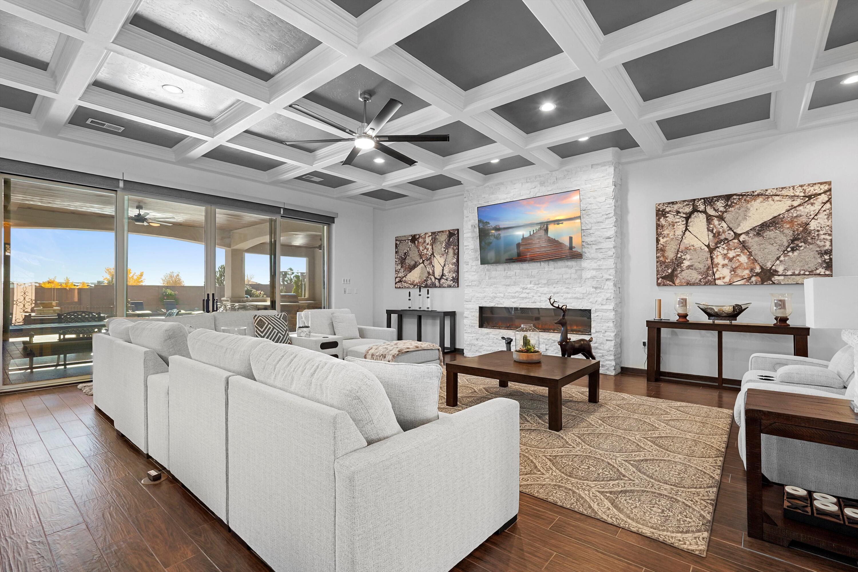 6608 Cuervo Place NW Living Room