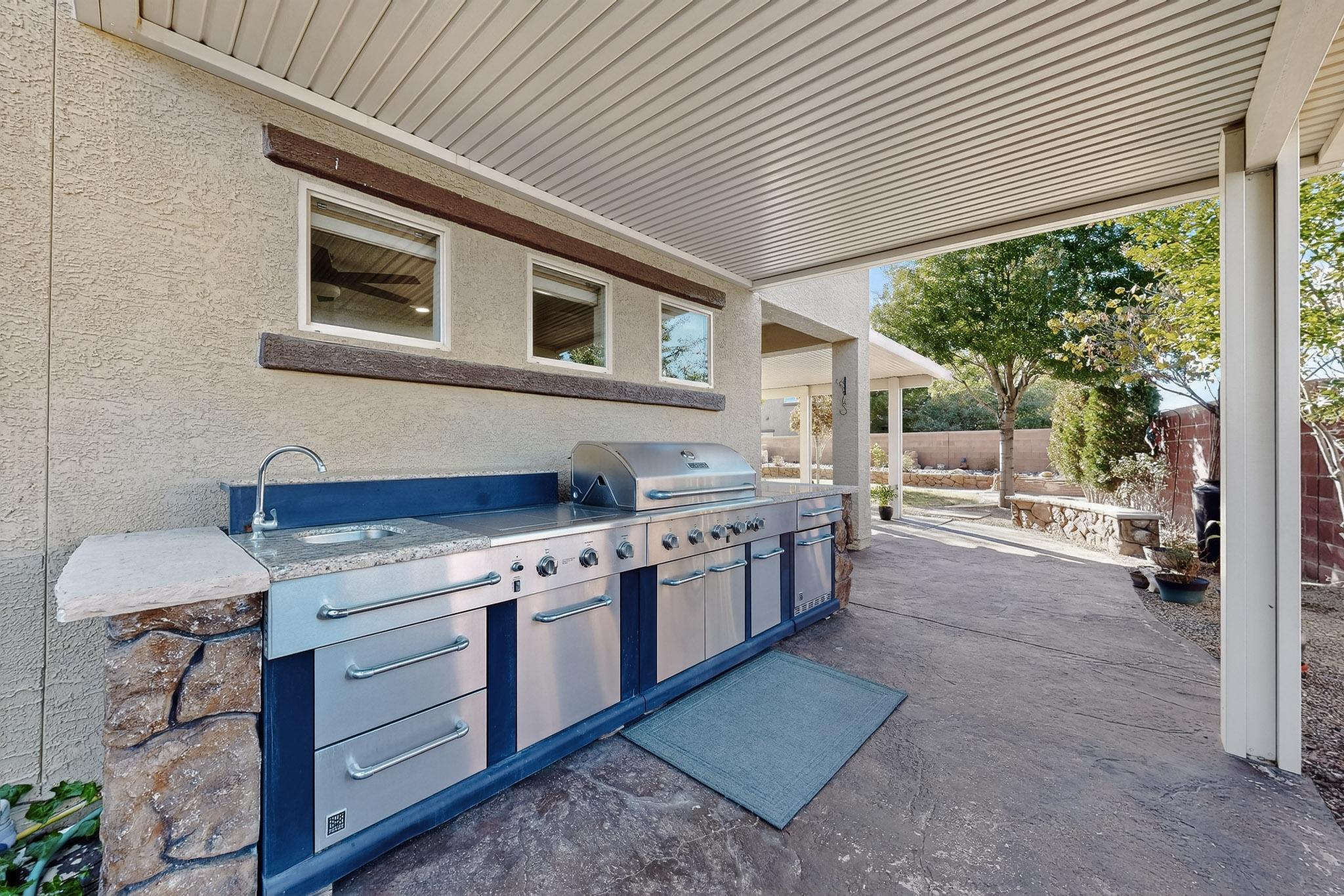 123 Las Medanales Court NE Patio