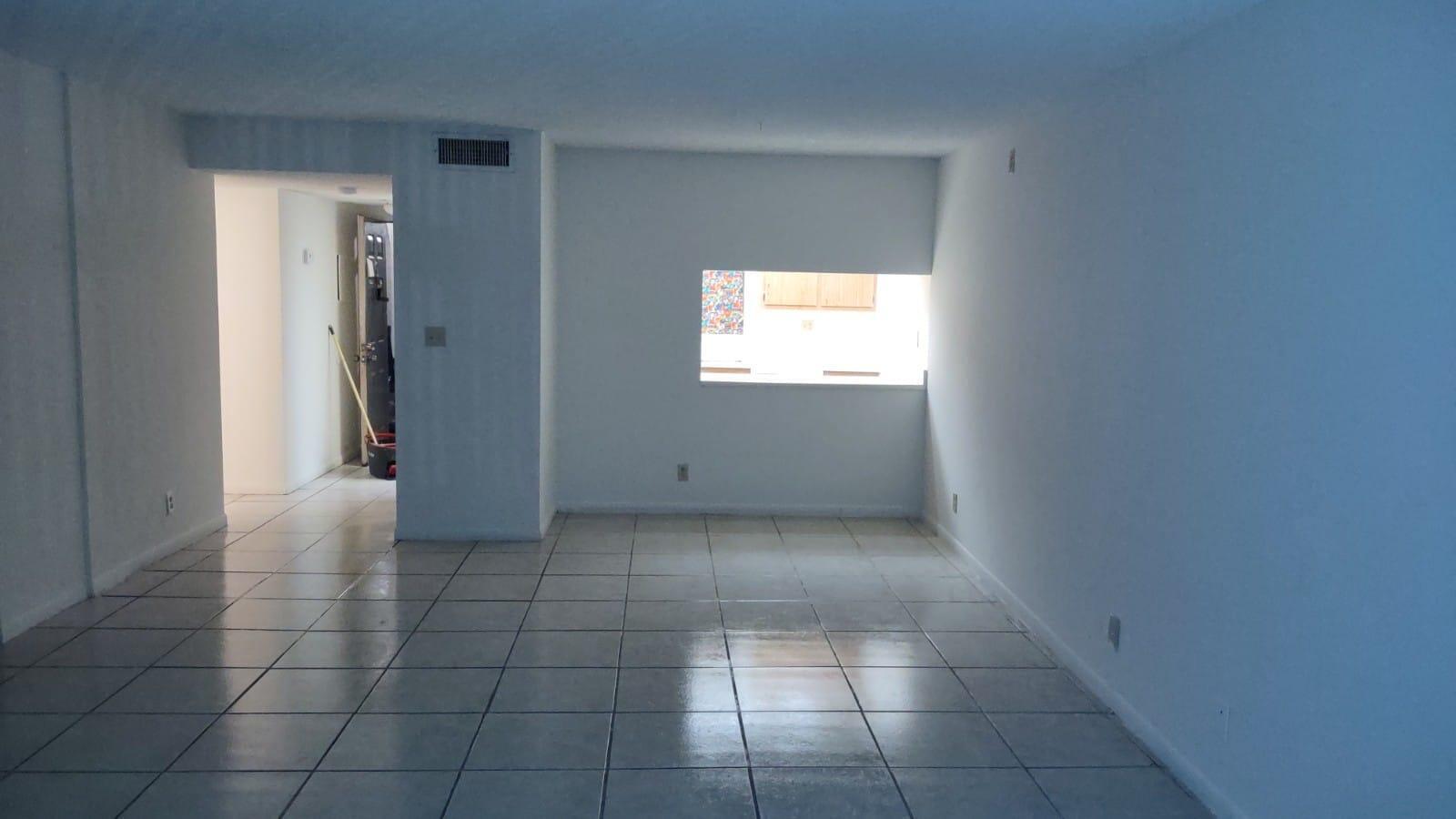 1950 Congresss Avenue Unit J211, West Palm Beach, Florida 33401