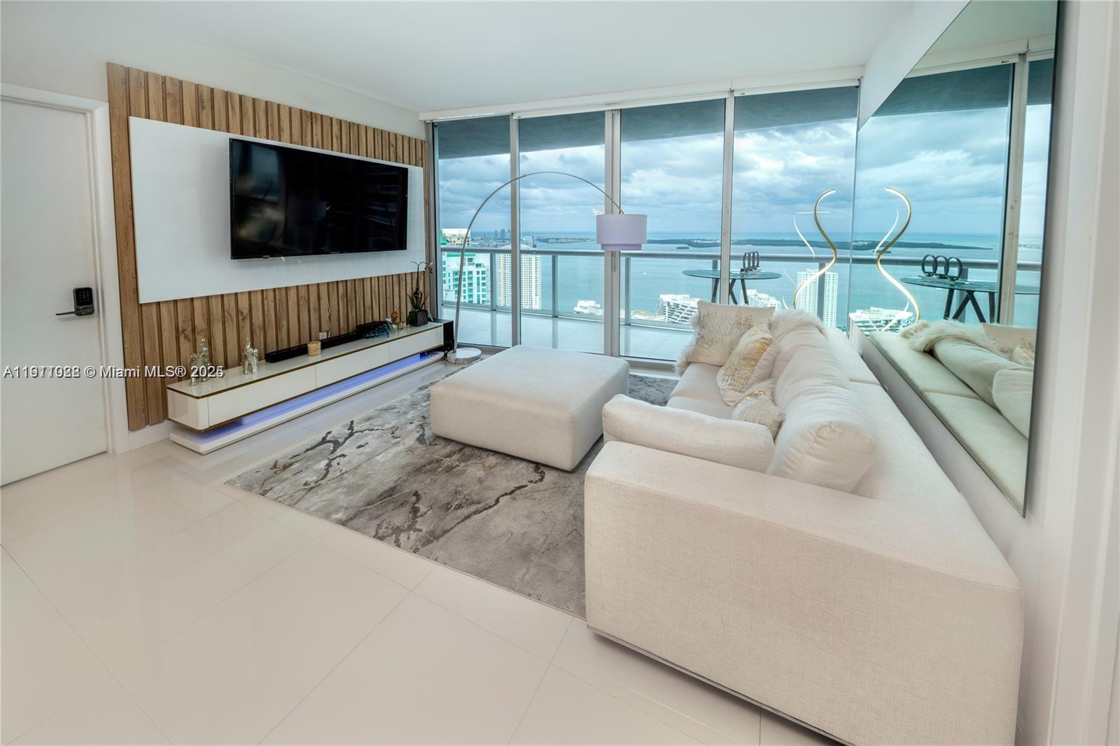 Iconbrickell Condo No 1