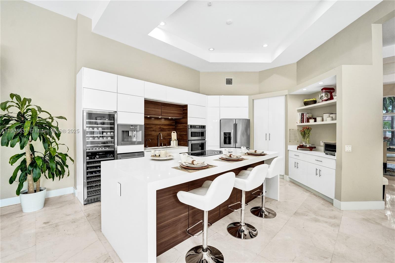 House for Sale in Weston, FL