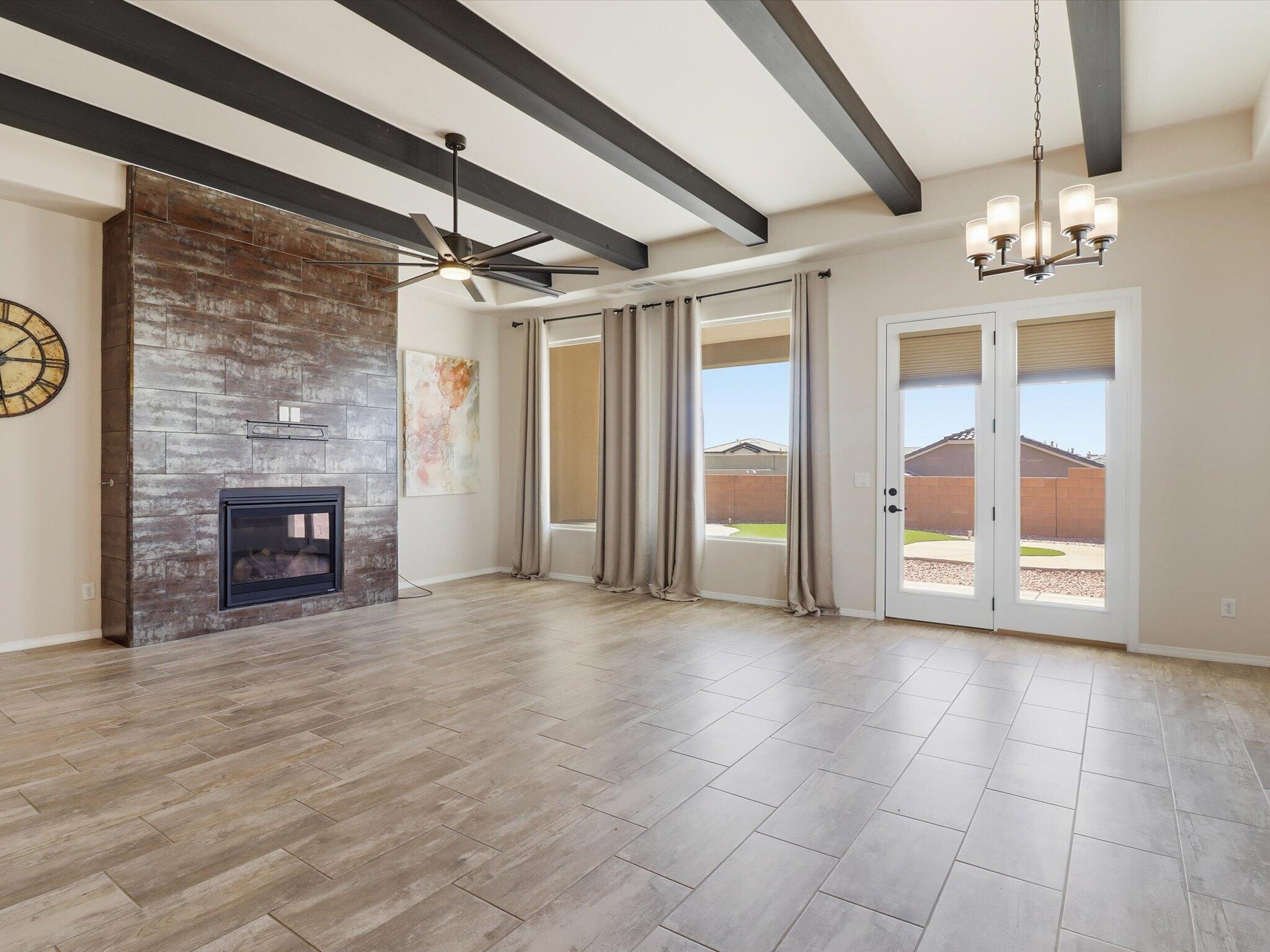 6936 Dusty Drive NE Living Room