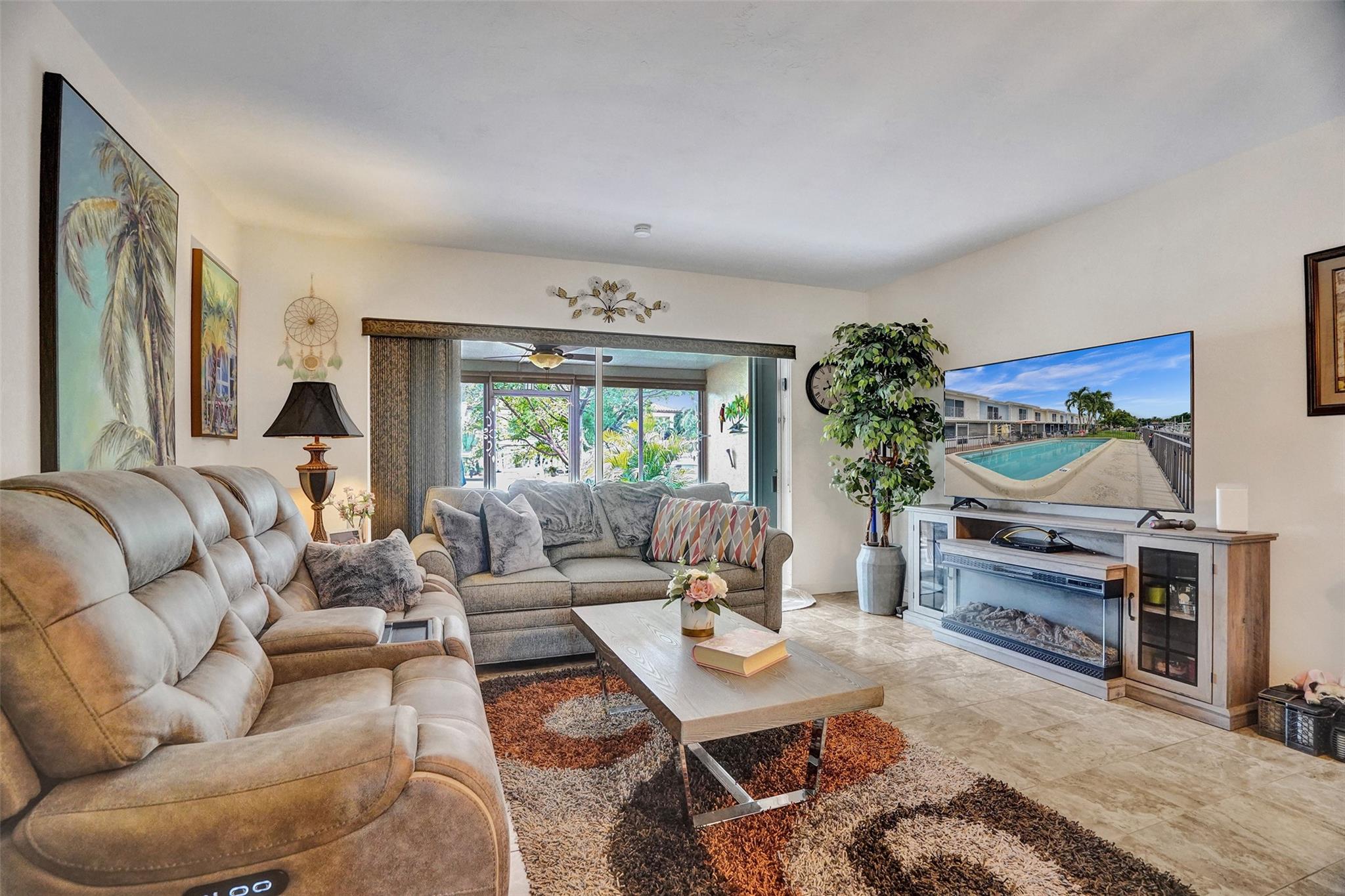 Homes for sale in Lighthouse Point, FL | 2500 Ne 36Th St #8, Lighthouse Point, FL 33064 | MLS# F10536062